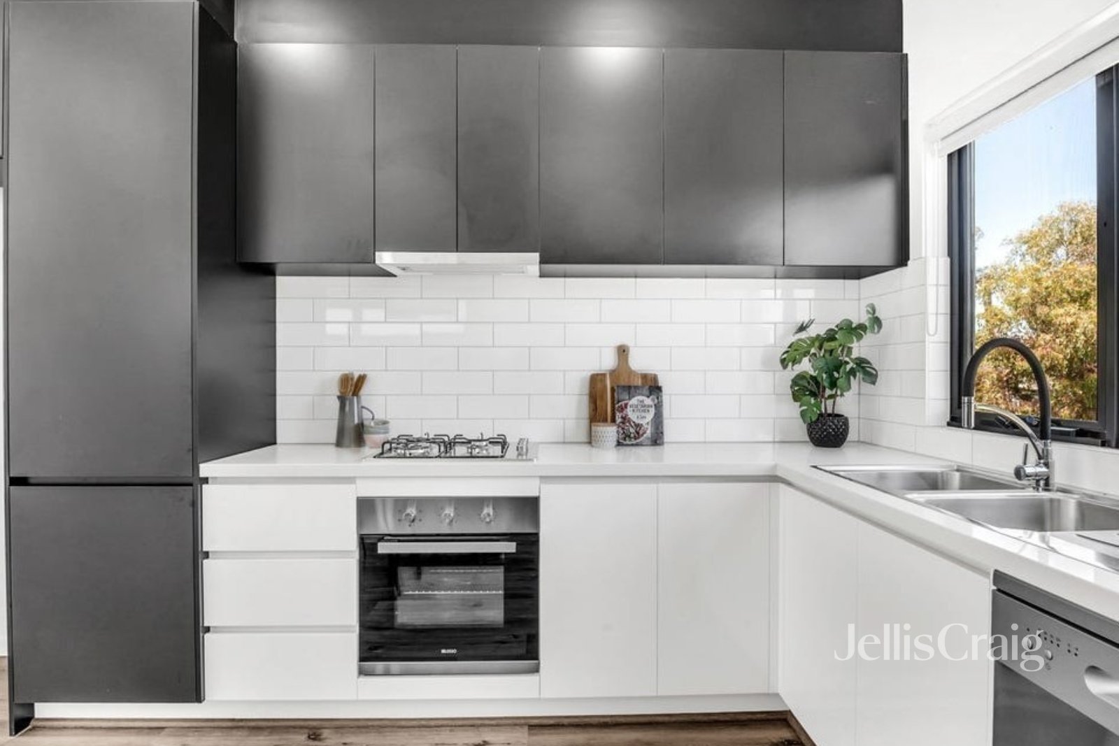 4/2 North Crescent, Heidelberg&nbsp;West image 3