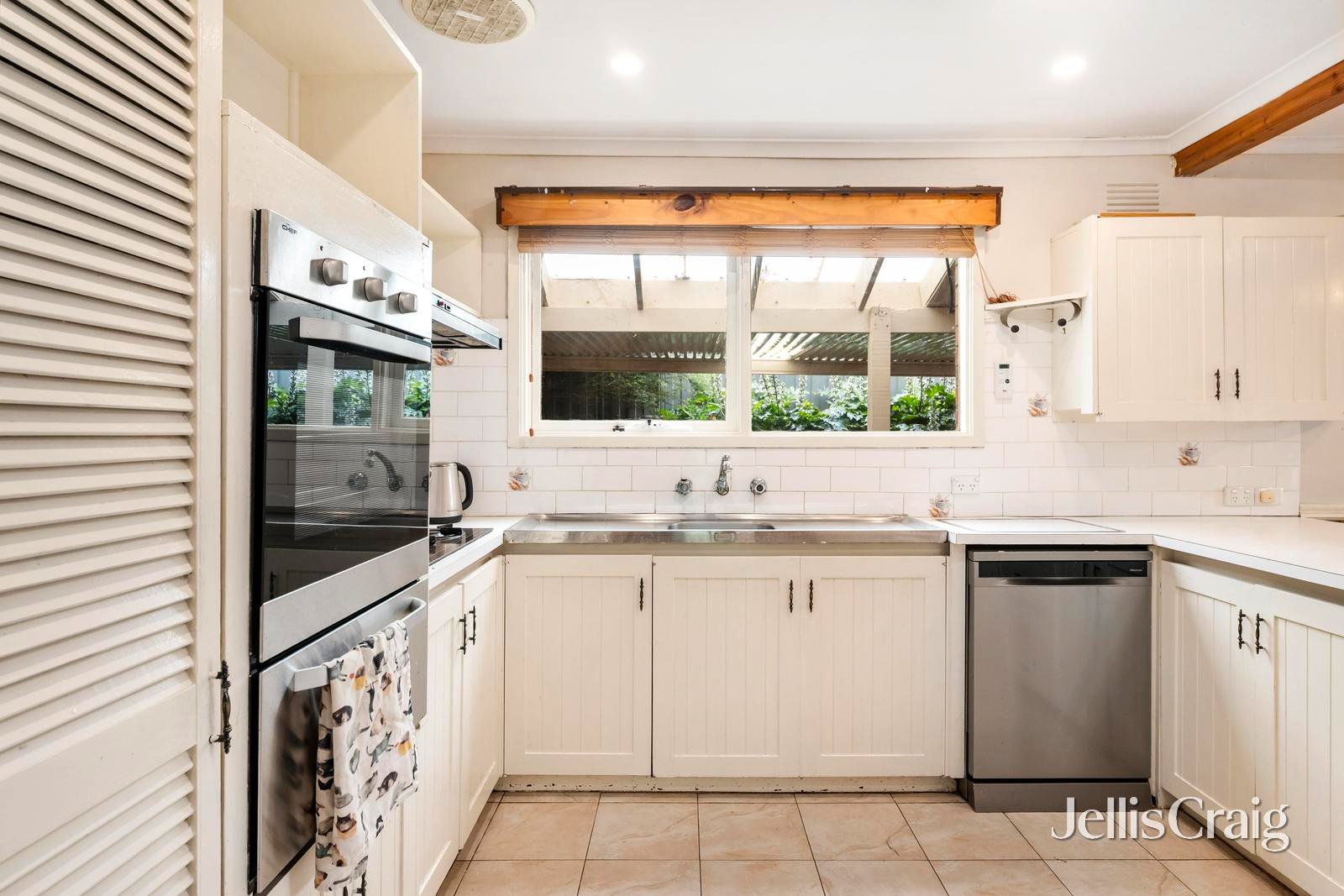 42 Old Kent Road, Mooroolbark image 3