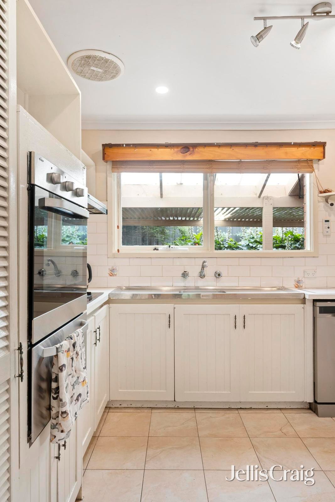 42 Old Kent Road, Mooroolbark image 4