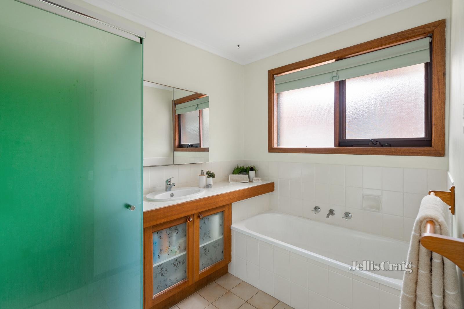 42 Parry Road, Eltham North image 12