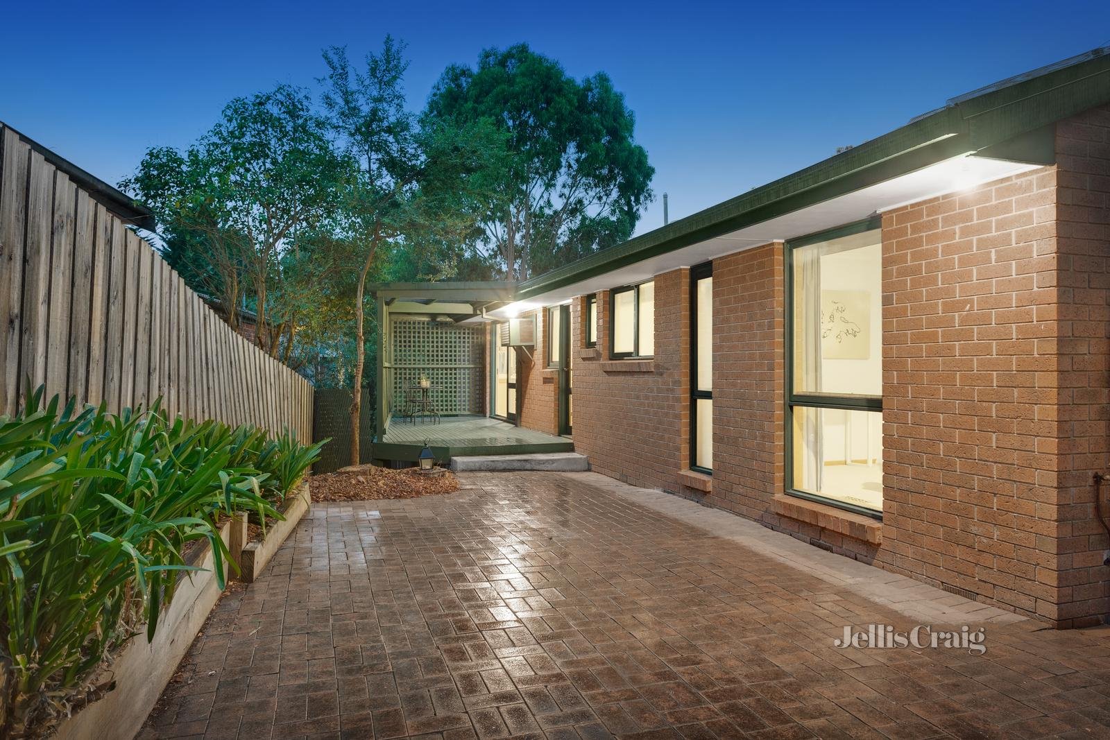 42 Parry Road, Eltham North image 14