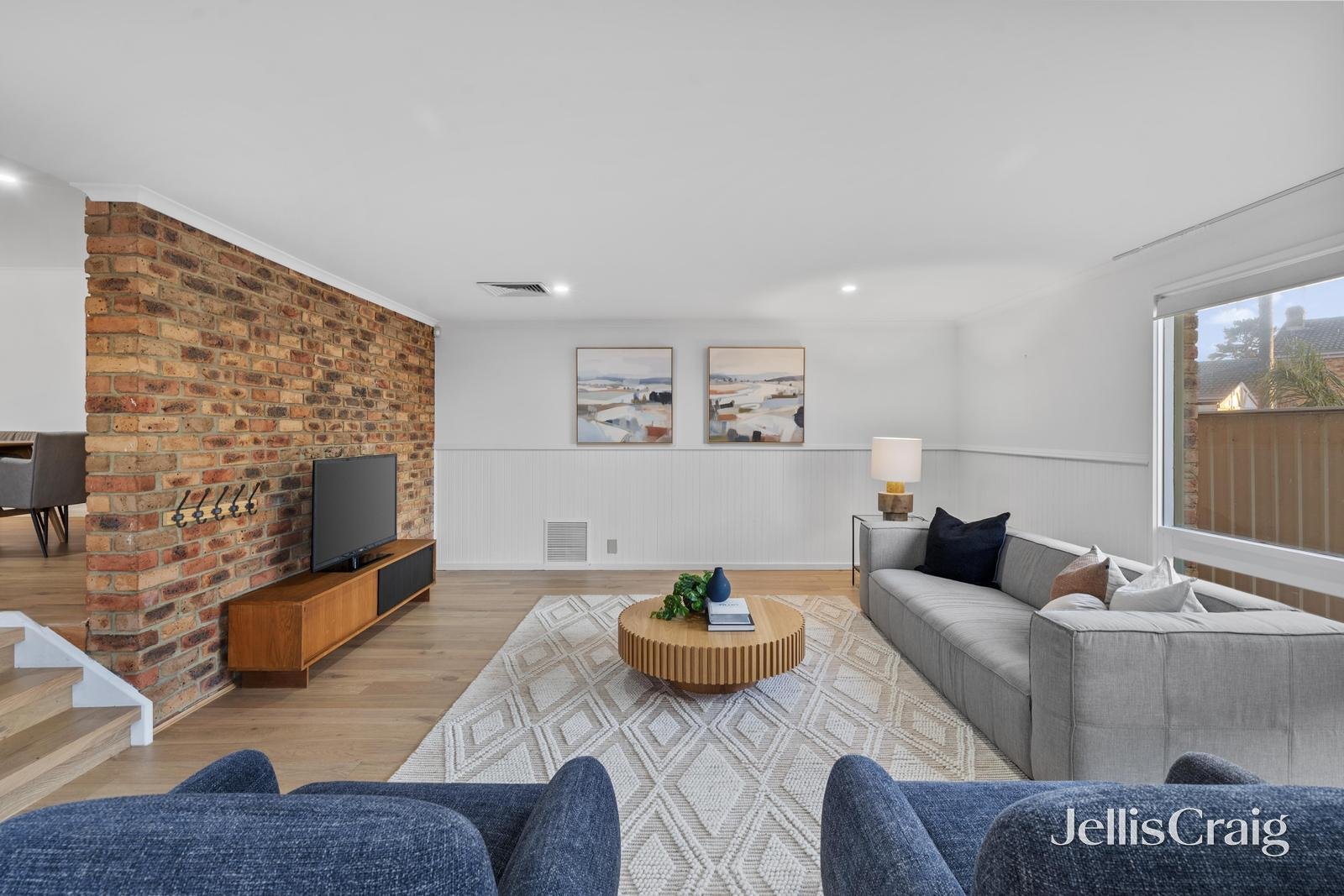 42 Partridge Way, Mooroolbark image 3