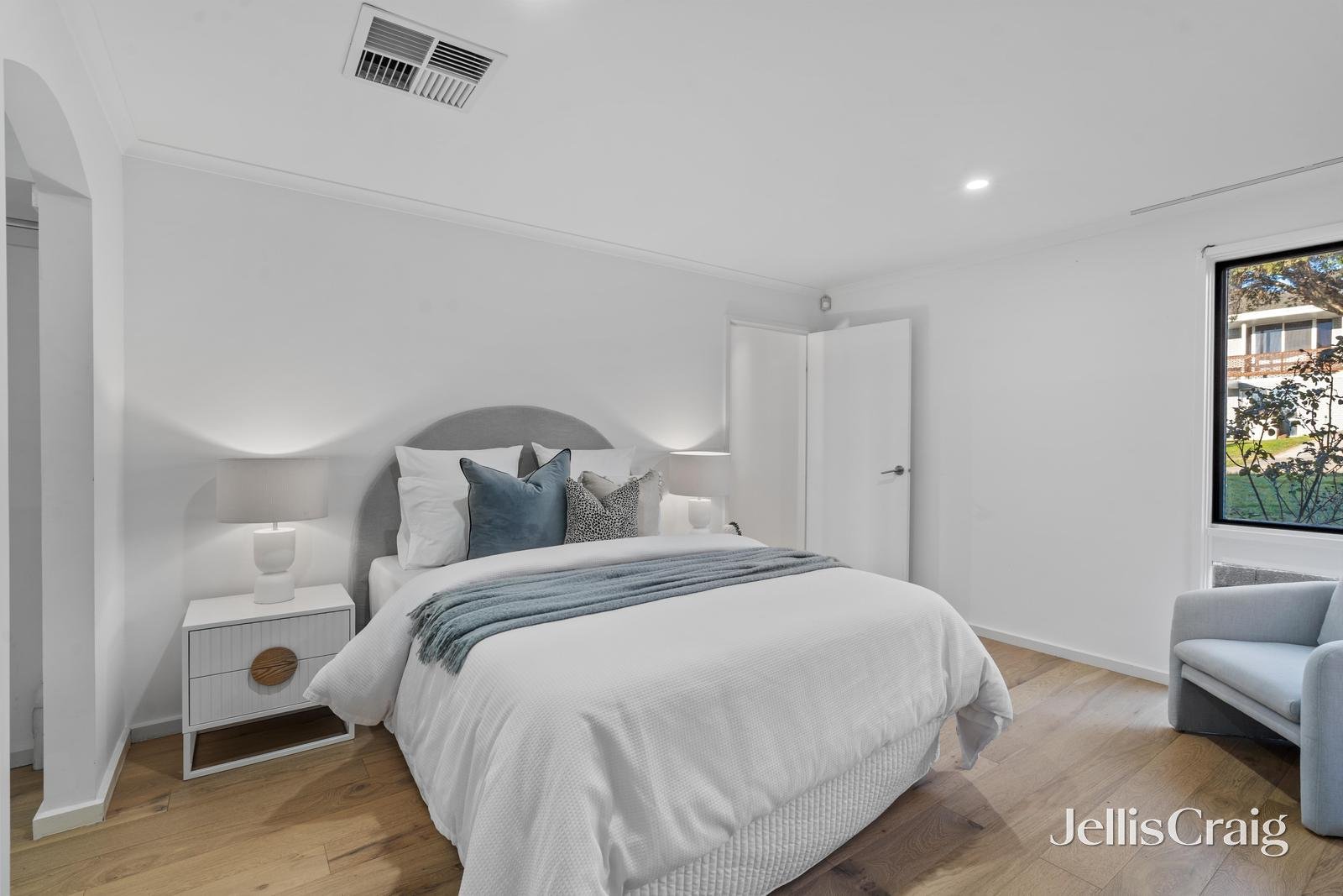 42 Partridge Way, Mooroolbark image 9