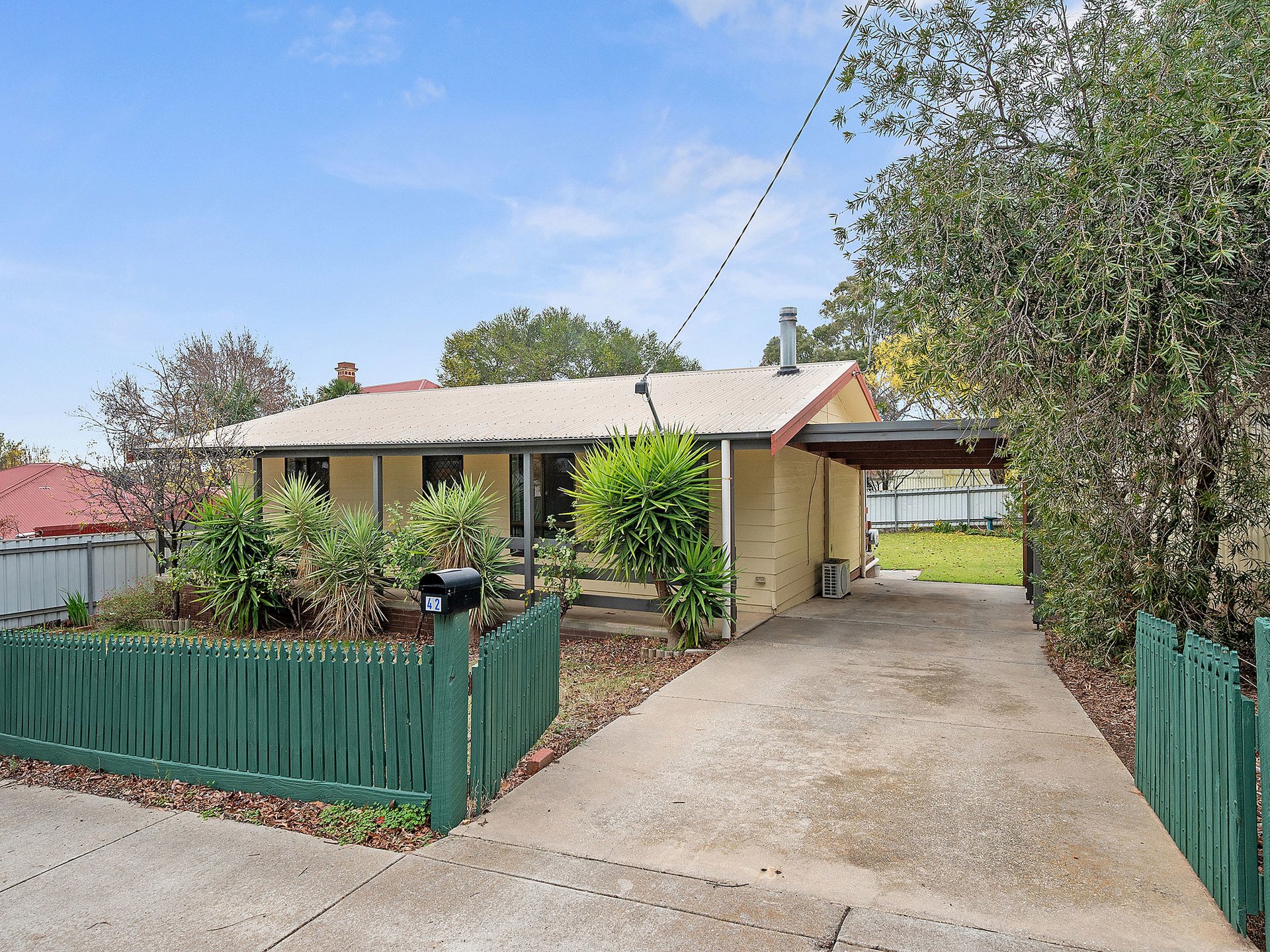 42 Quick Street, Long Gully, VIC 3550