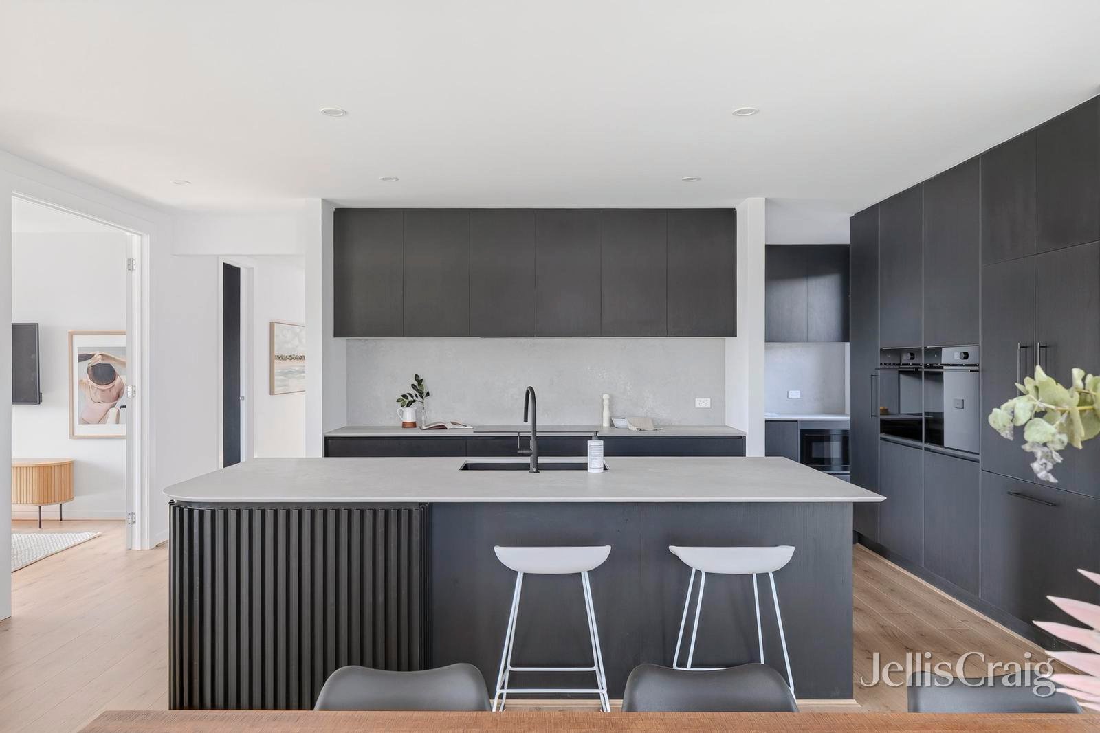 42 Regal Road, St Leonards image 3