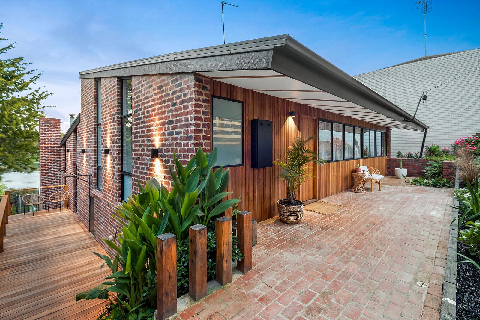 Property Gallery Thumbnail 3