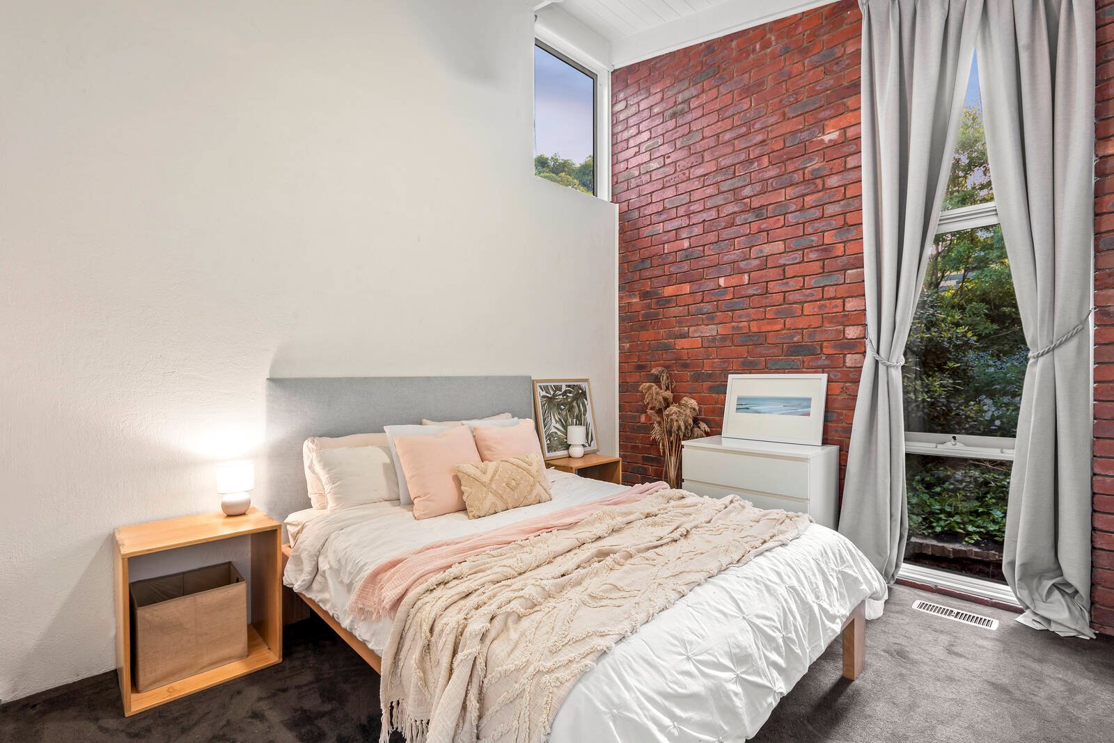 Property Gallery Thumbnail 18