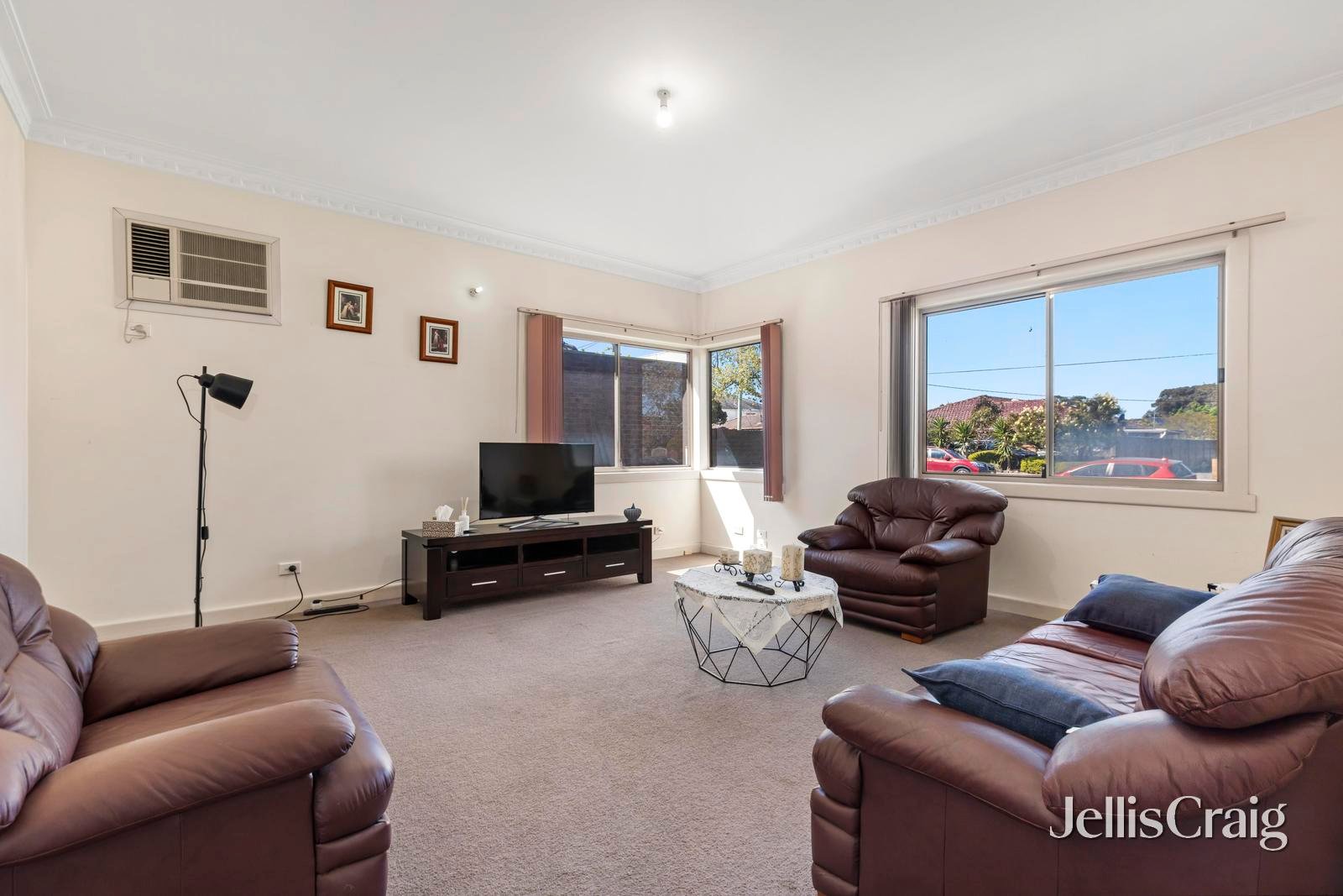 42 Royal Avenue, Springvale image 2