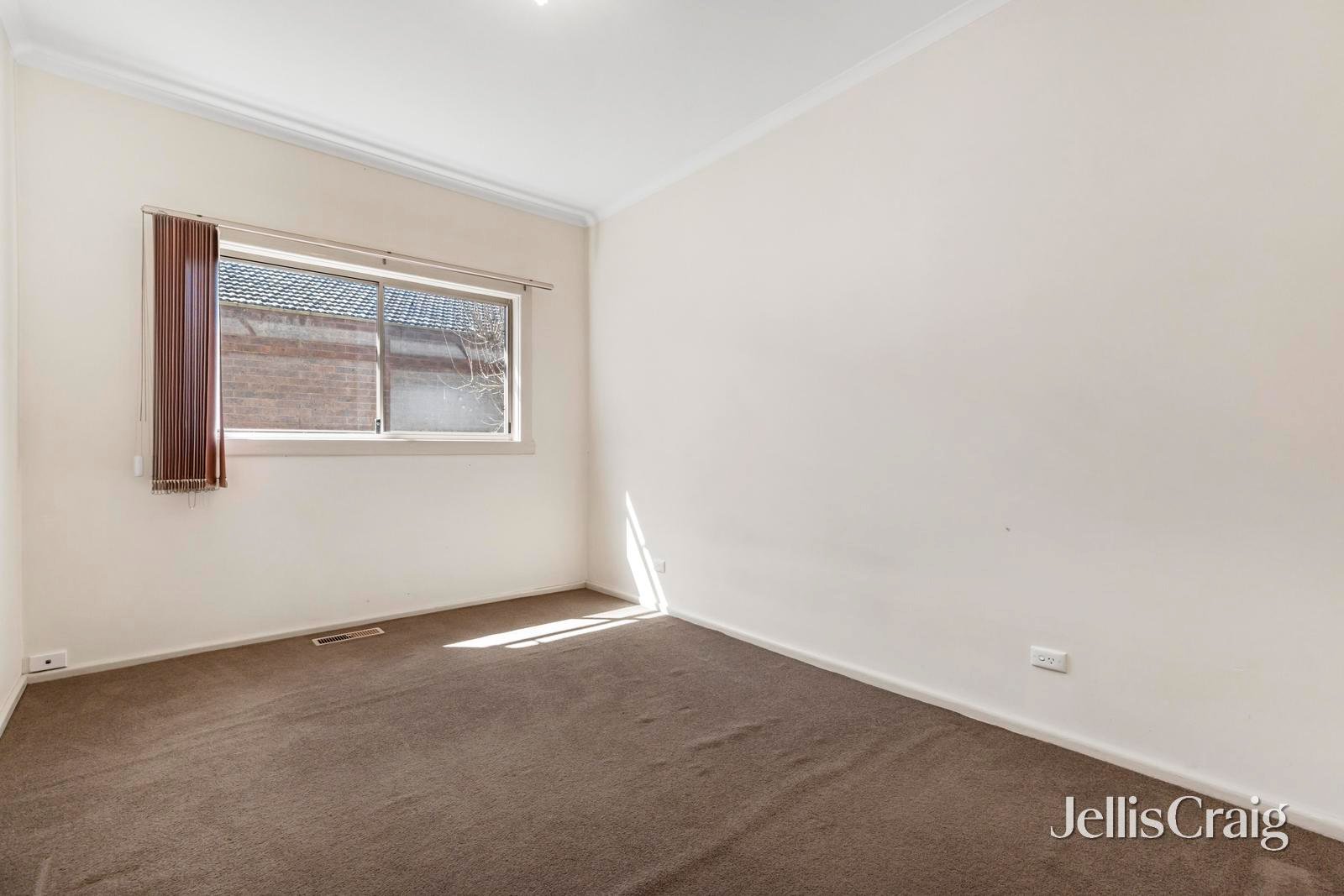 42 Royal Avenue, Springvale image 6
