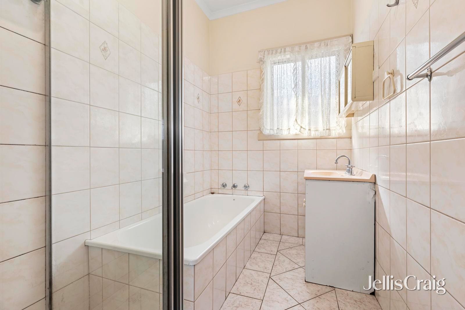42 Royal Avenue, Springvale image 7