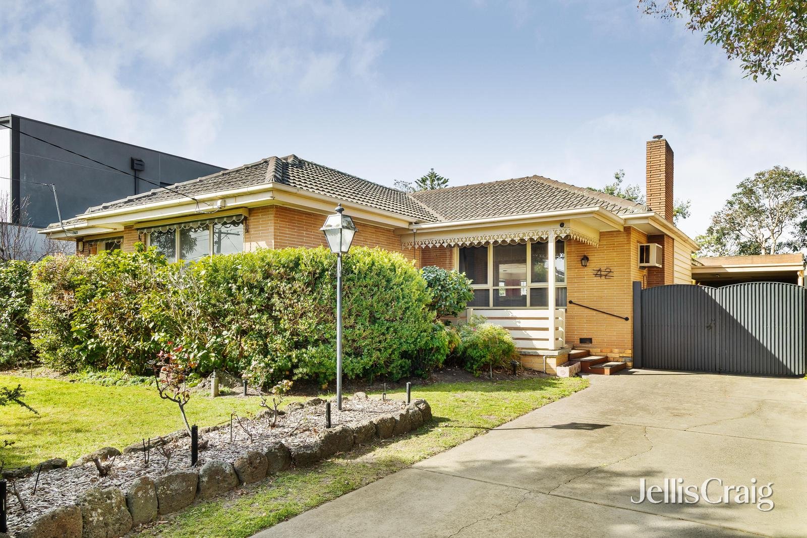 42 Royena Road, Moorabbin image 1
