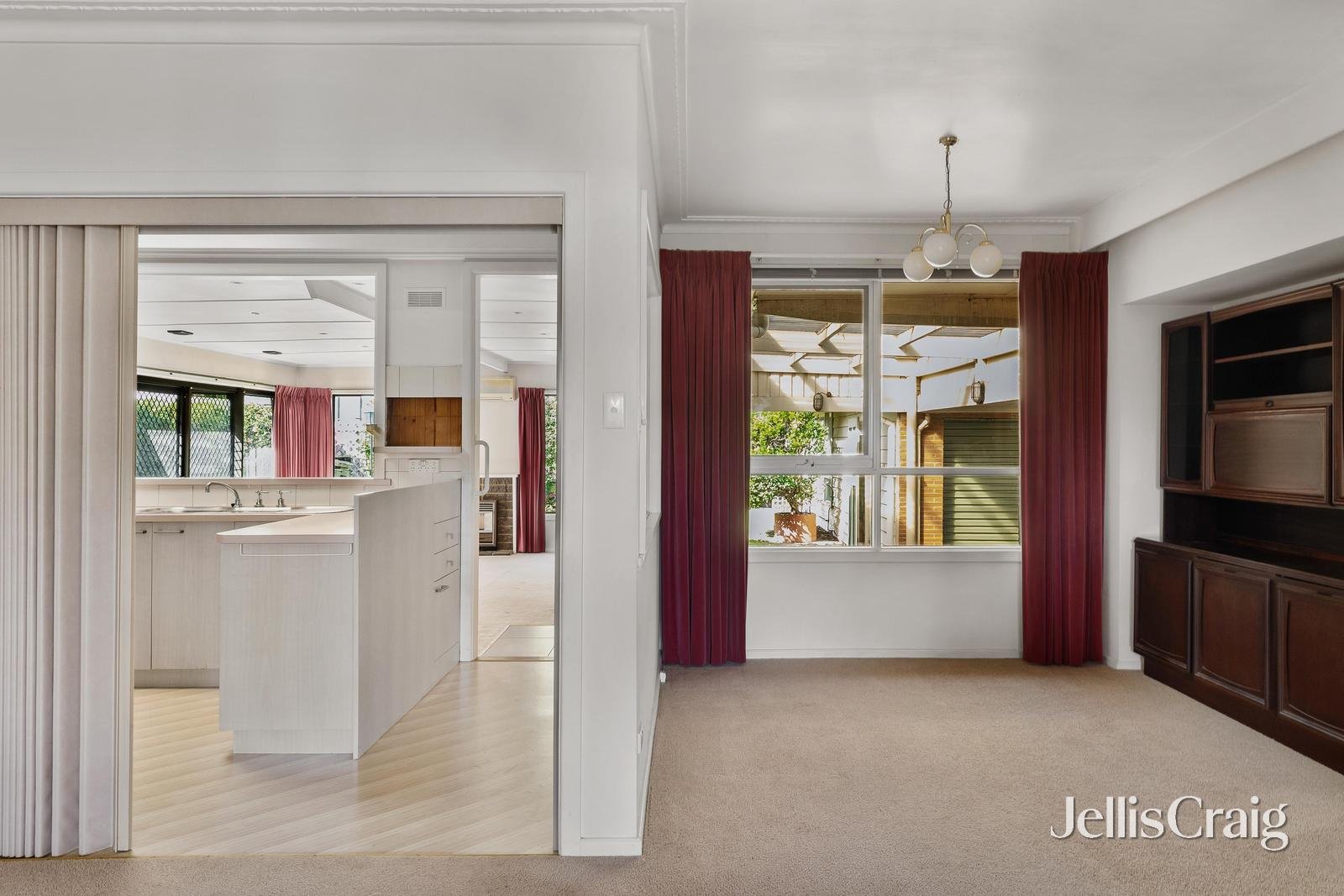 42 Royena Road, Moorabbin image 4