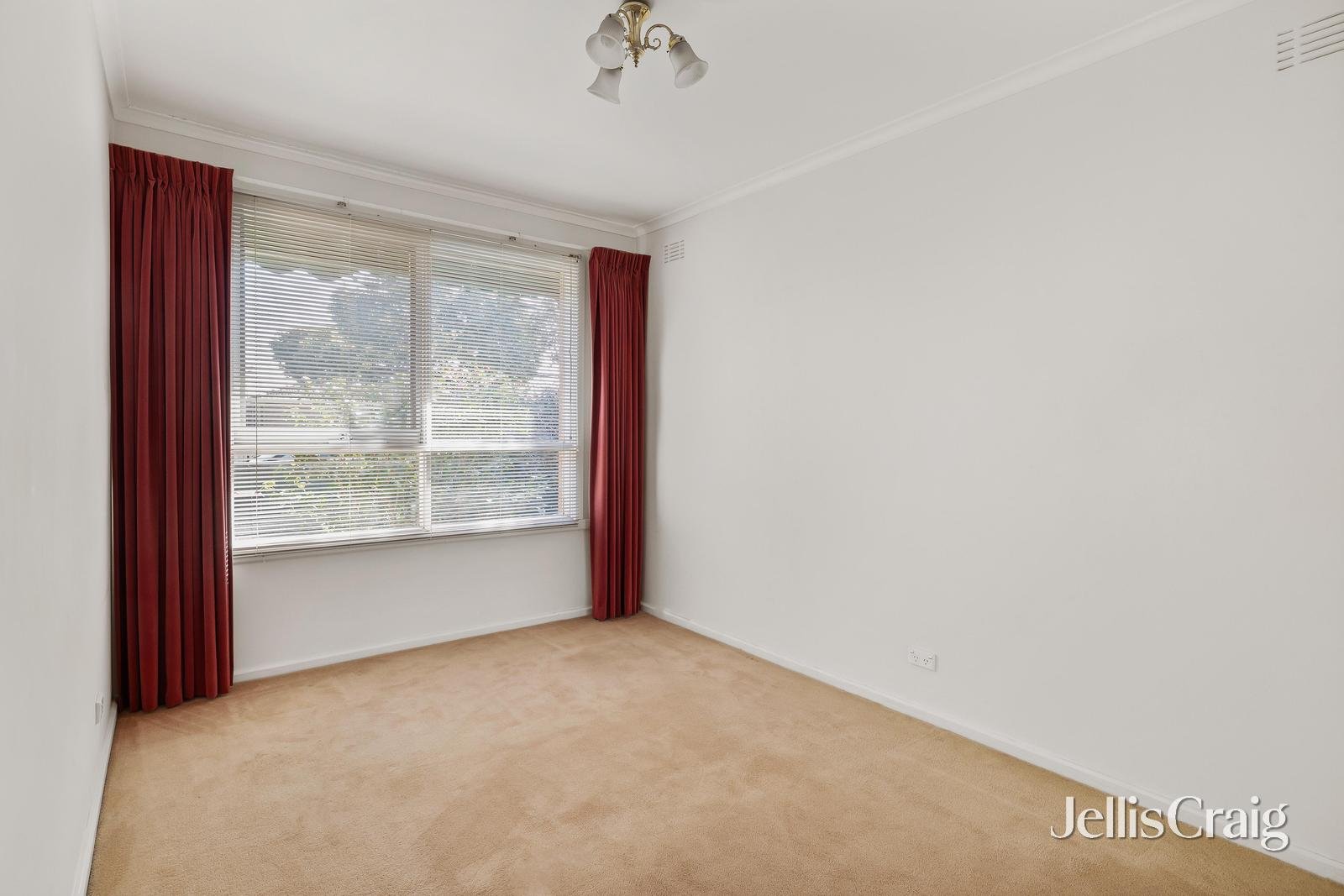 42 Royena Road, Moorabbin image 8