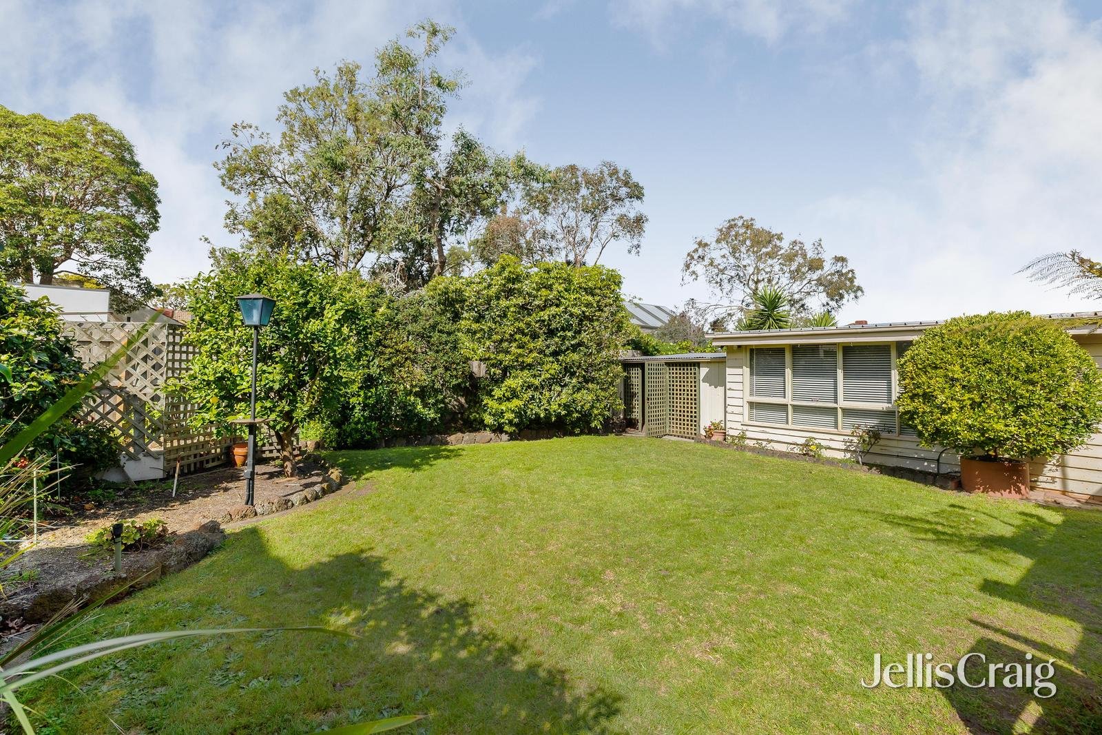 42 Royena Road, Moorabbin image 11