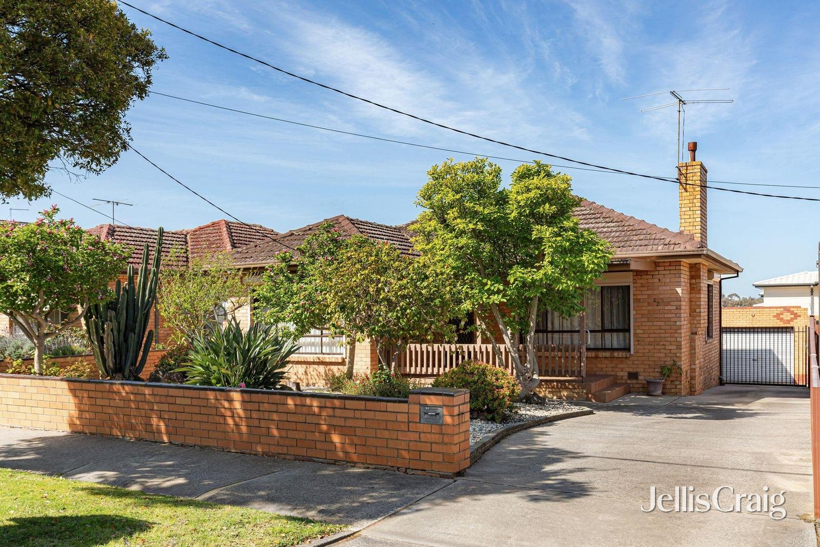 42 Sheila Street, Preston image 1