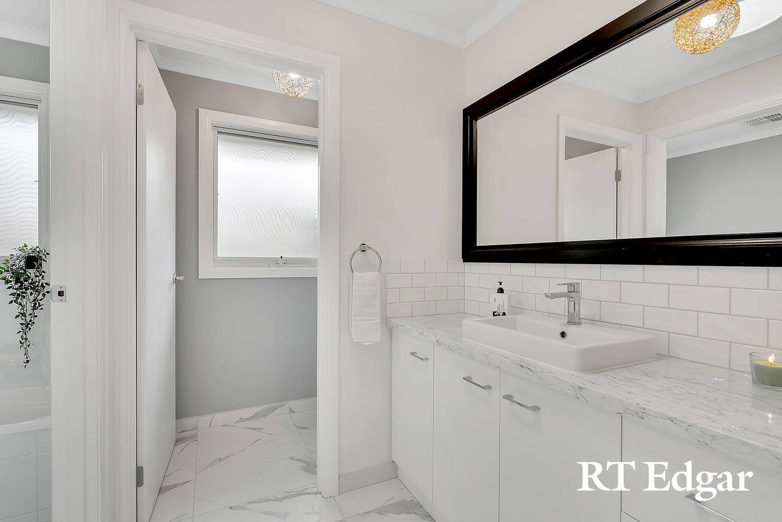 Property Gallery Thumbnail 15