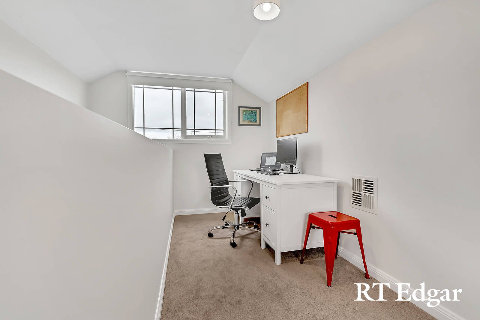 Property Gallery Thumbnail 18
