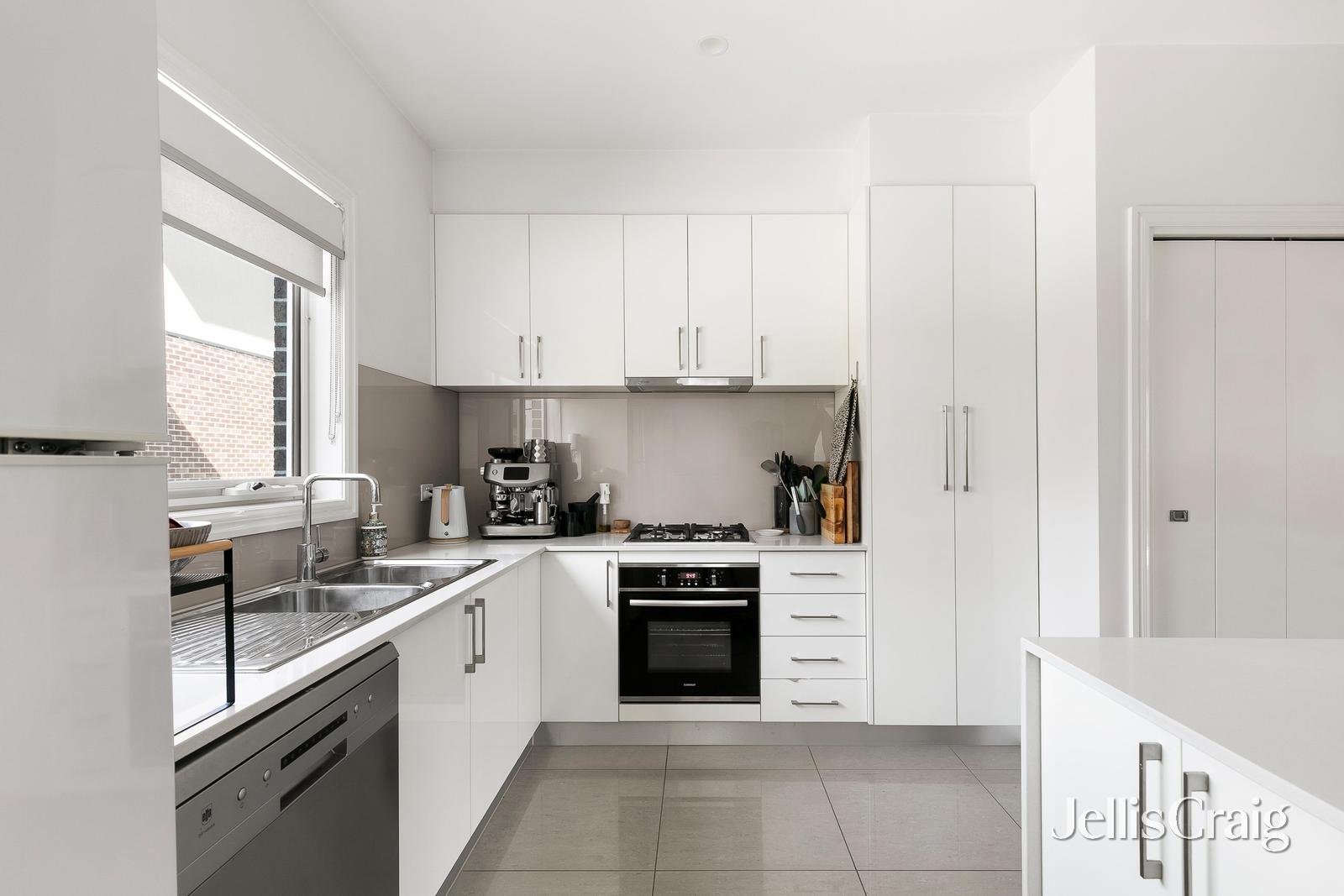 4/2 St James Street, Hadfield image 3