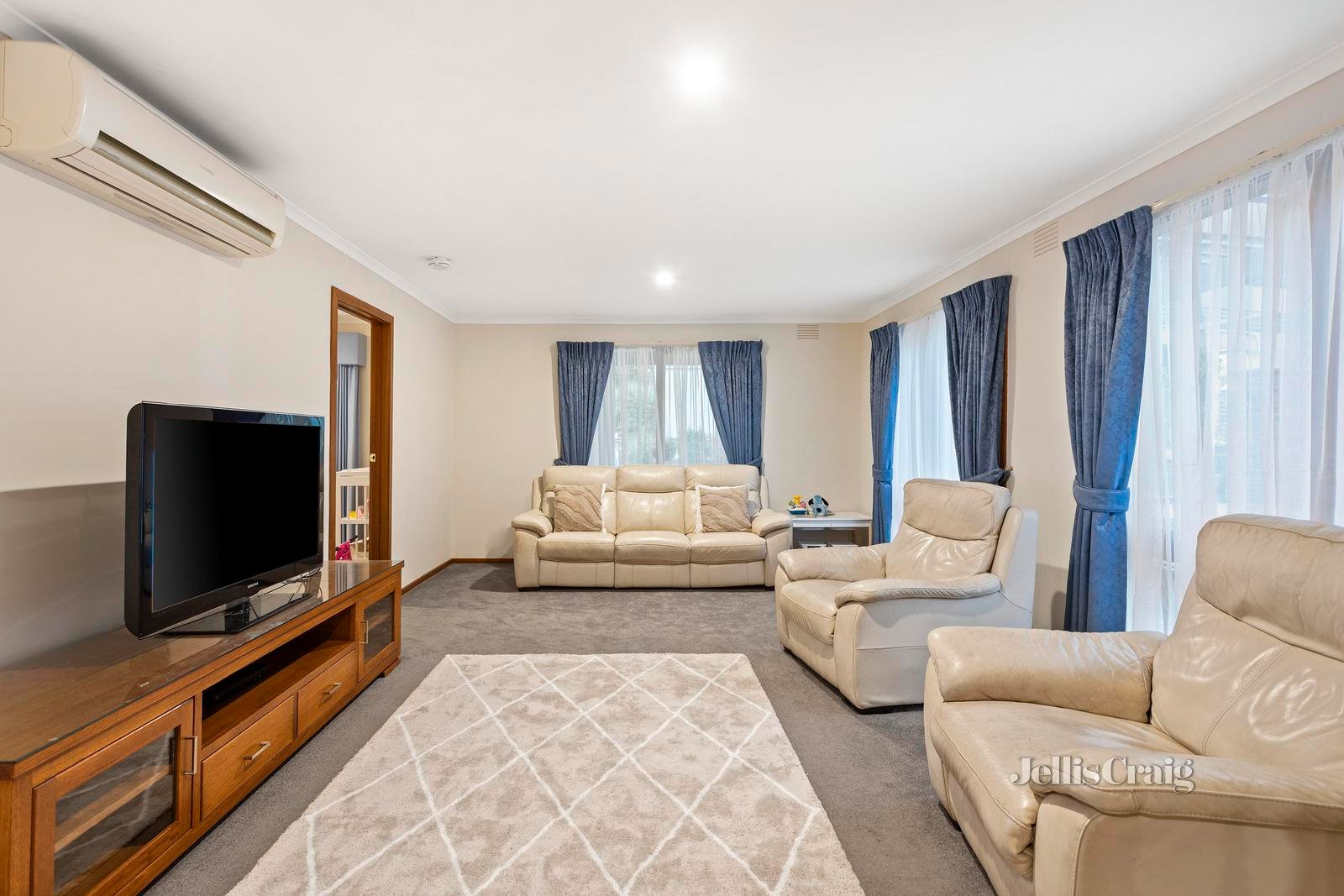 42 Tortice Drive, Ringwood North image 2