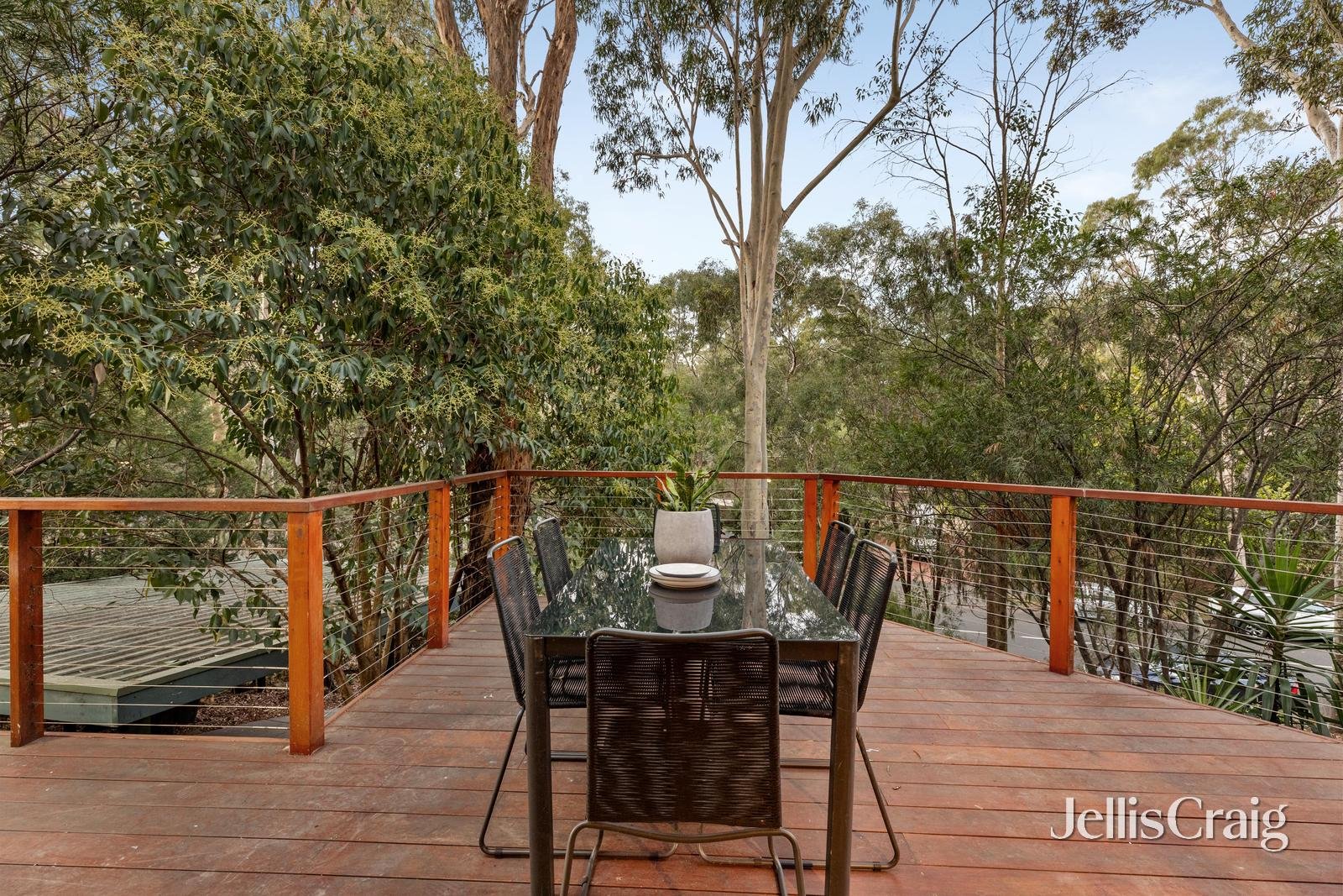 42 Valonia Drive, Eltham image 3