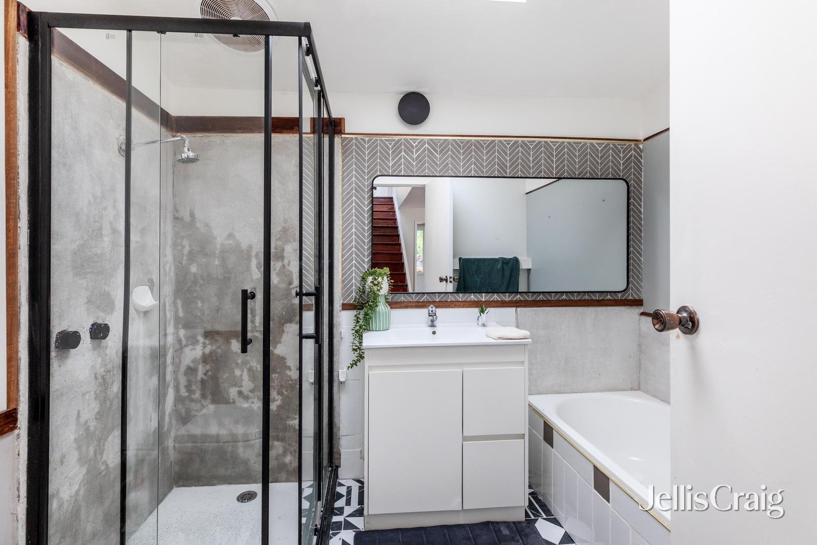 42 Valonia Drive, Eltham image 11