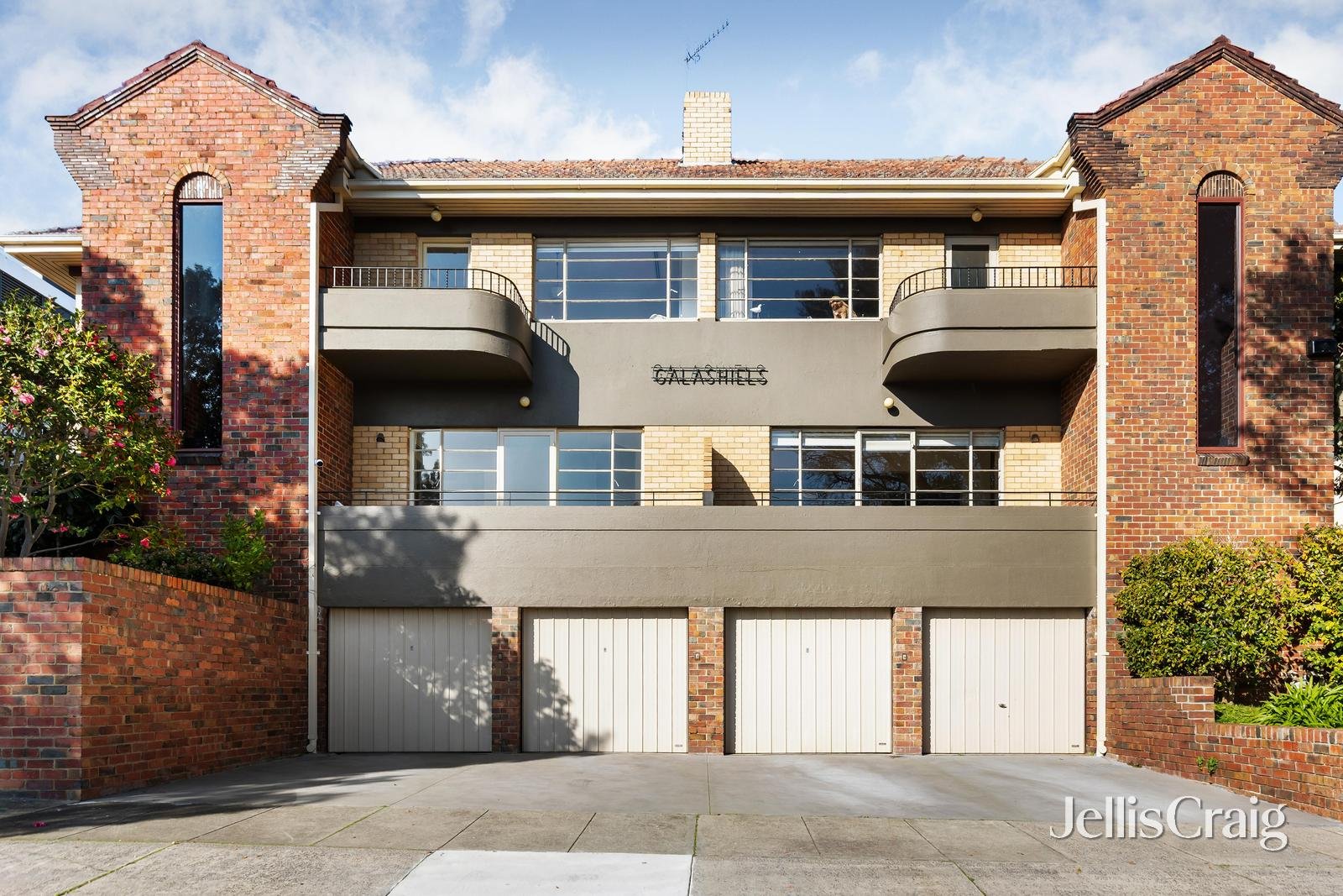 4/2 Vista Grove, Toorak image 1