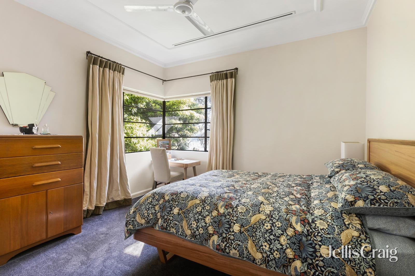4/2 Vista Grove, Toorak image 6