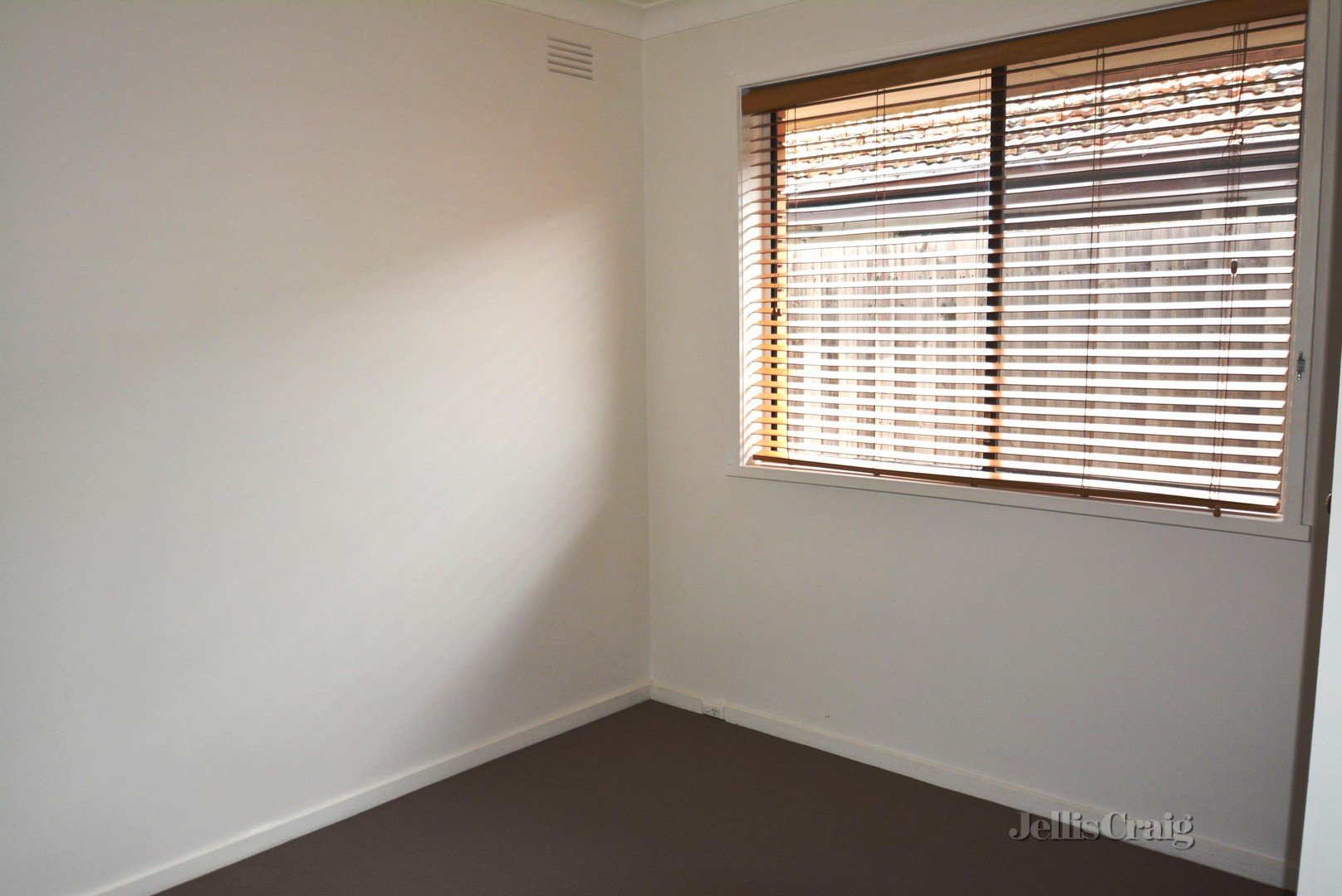 4/2 Waxman Parade, Brunswick West image 7