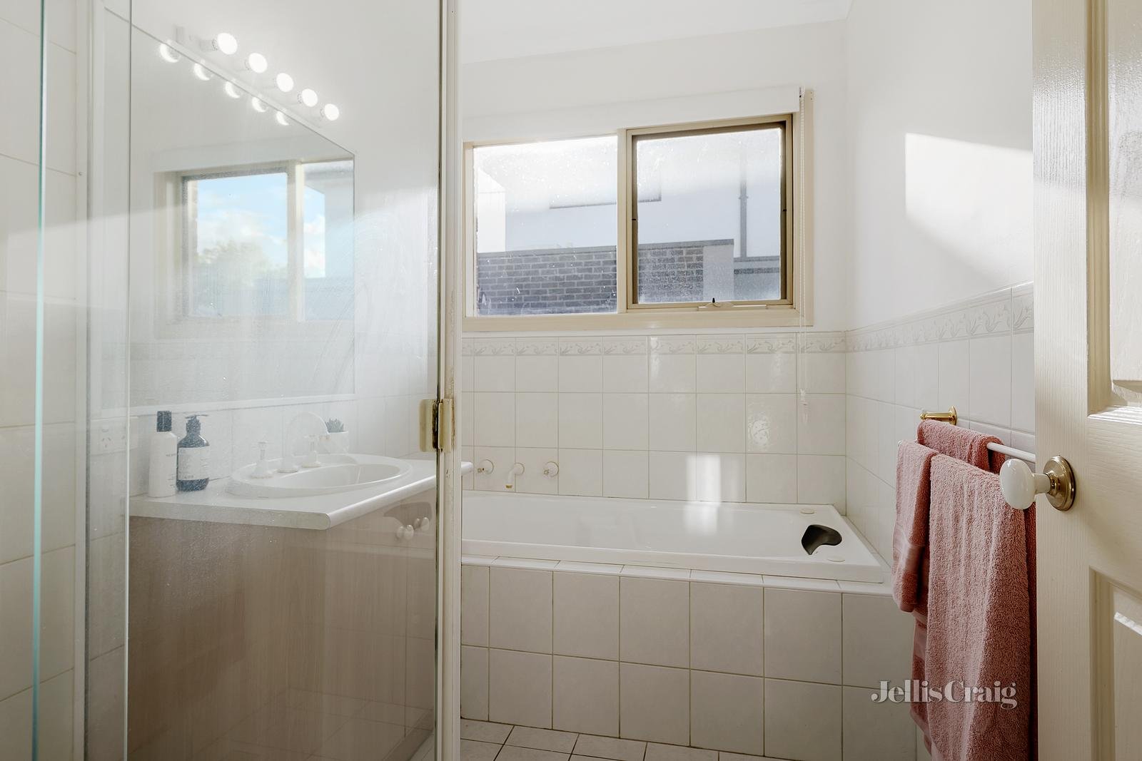 4/2 Wellington Street, Templestowe Lower image 9