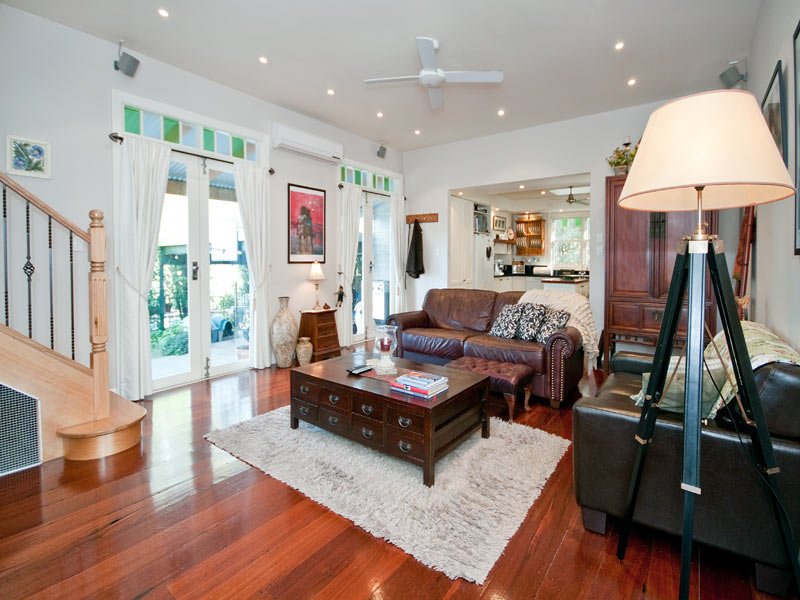 42 Whitehorse Road, Blackburn image 3