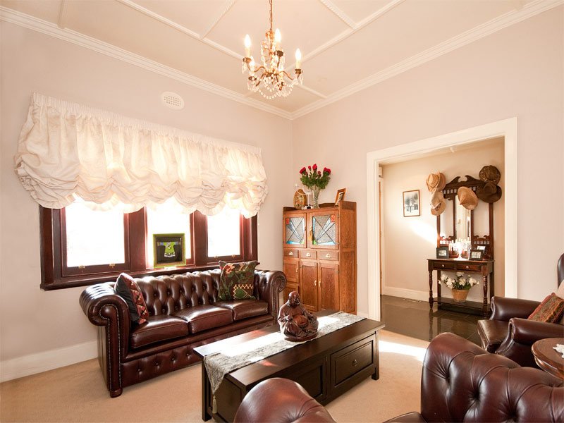 42 Whitehorse Road, Blackburn image 6