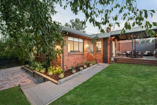 42 Widdop Crescent, Hampton East