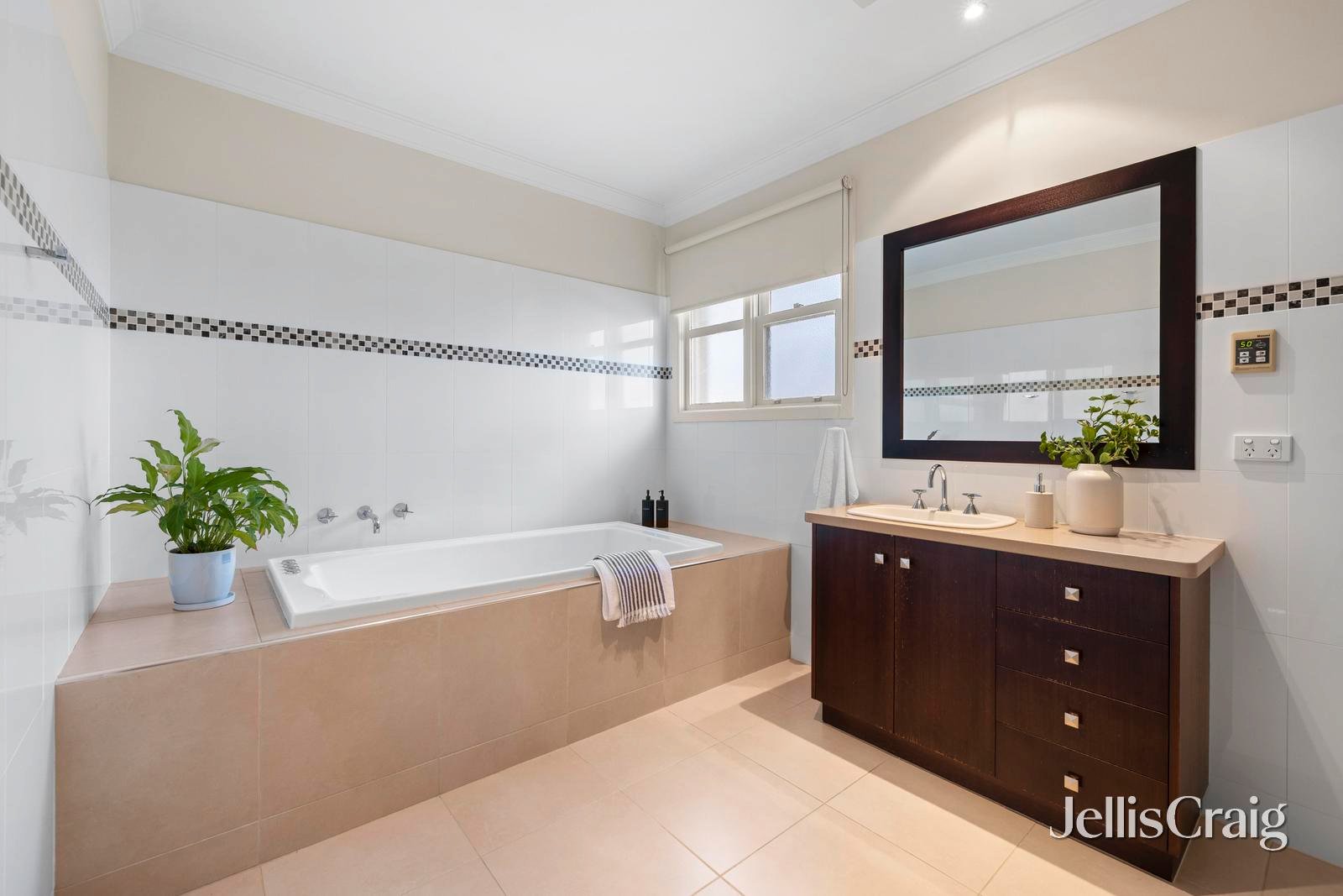 42 Windsor Avenue, Mckinnon image 13