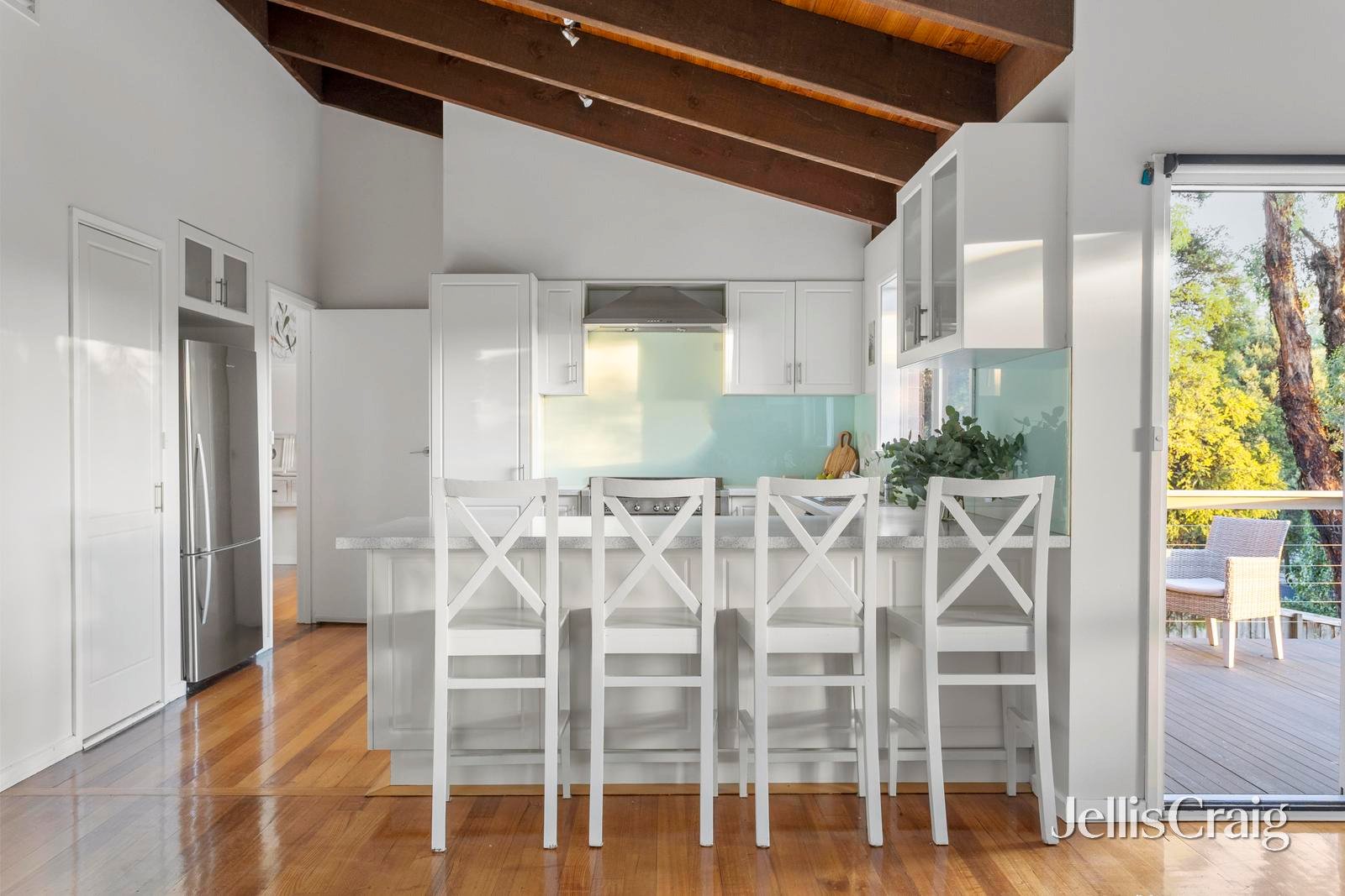 42 Wycliffe Crescent, Eltham image 6