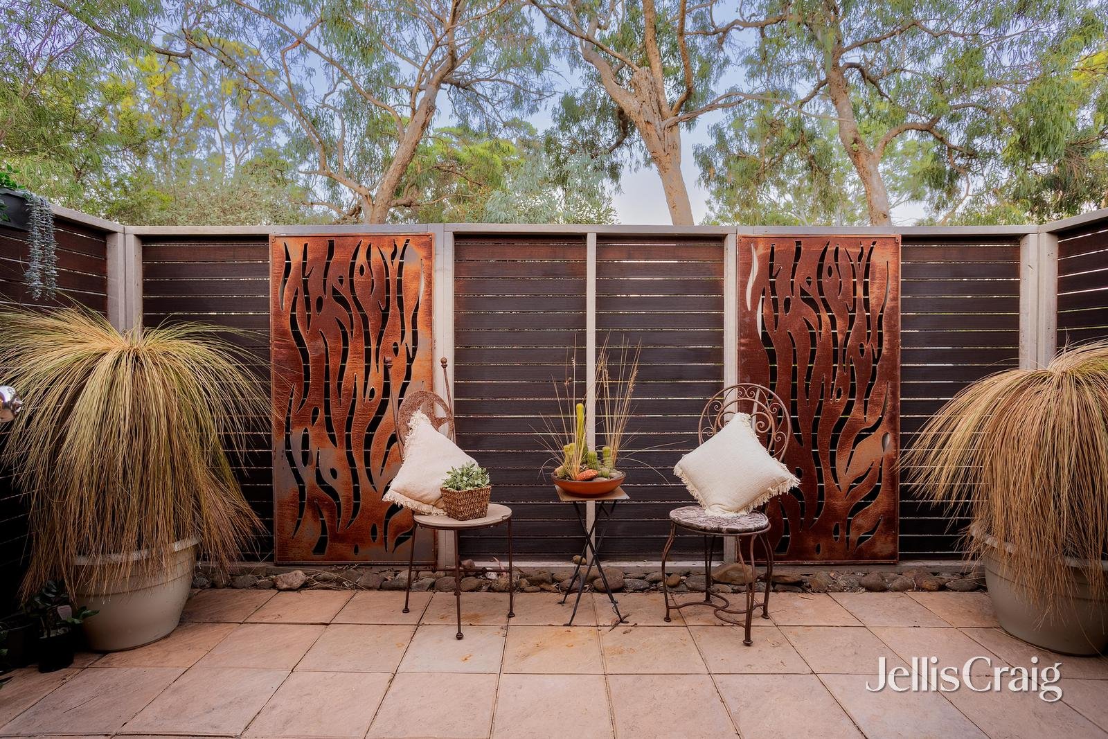 42 Wycliffe Crescent, Eltham image 11