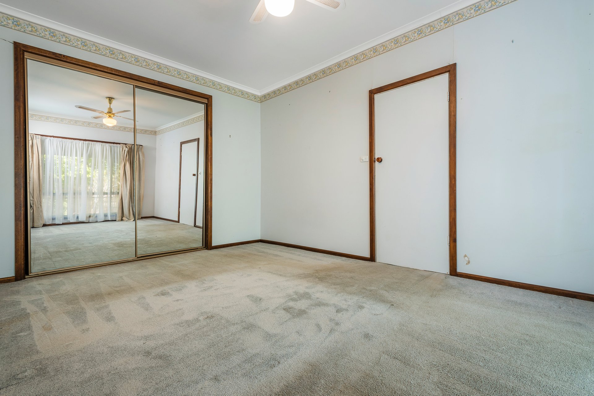 Property Gallery Thumbnail 9