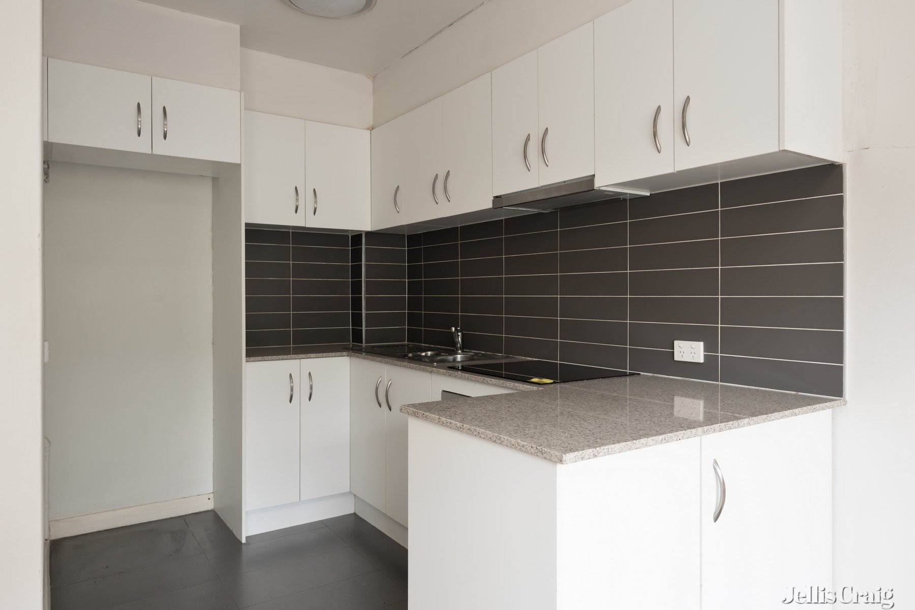 4/20 Kemp Street, Thornbury image 1
