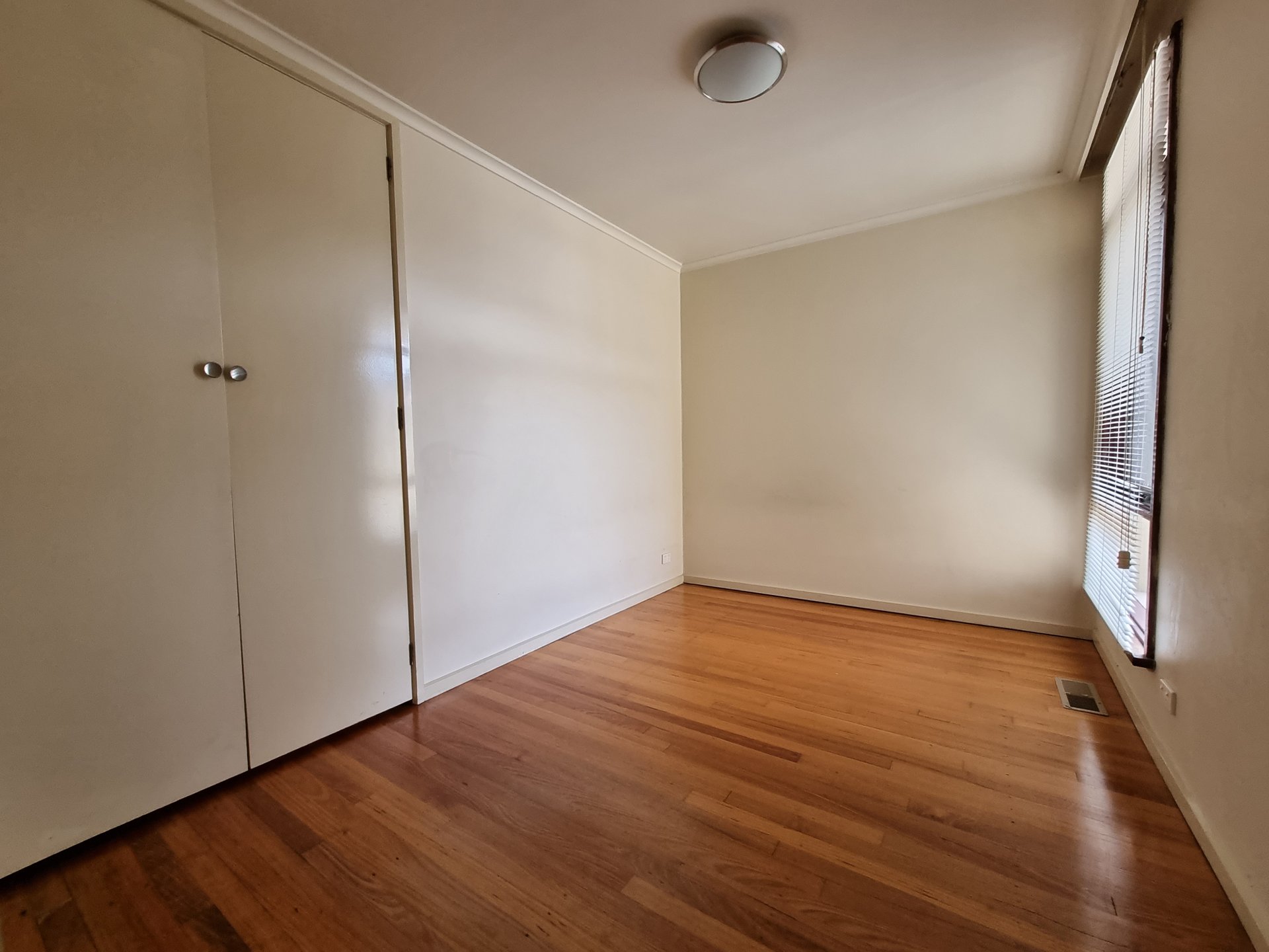 4/20 Princetown Road, Mount Waverley image 3