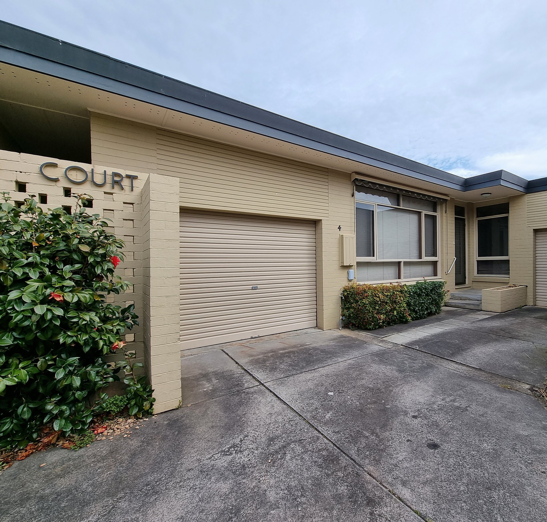 4/20 Princetown Road, Mount Waverley image 1