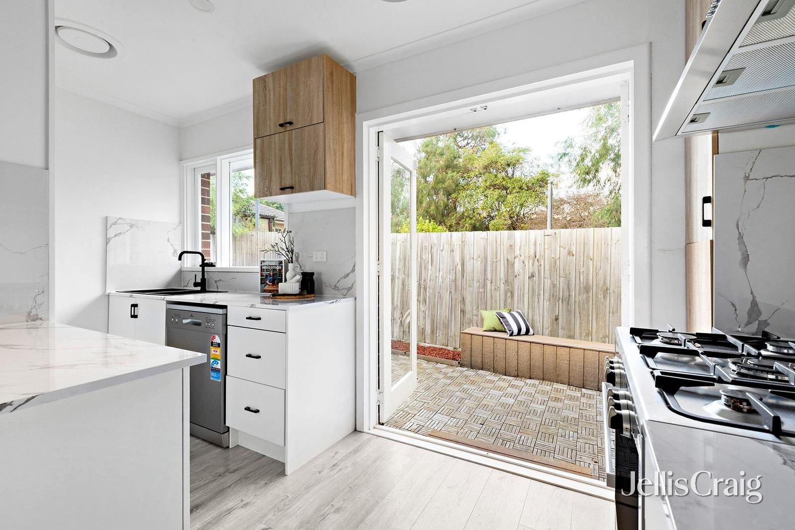 4/20 Sandford Street, Highett image 2