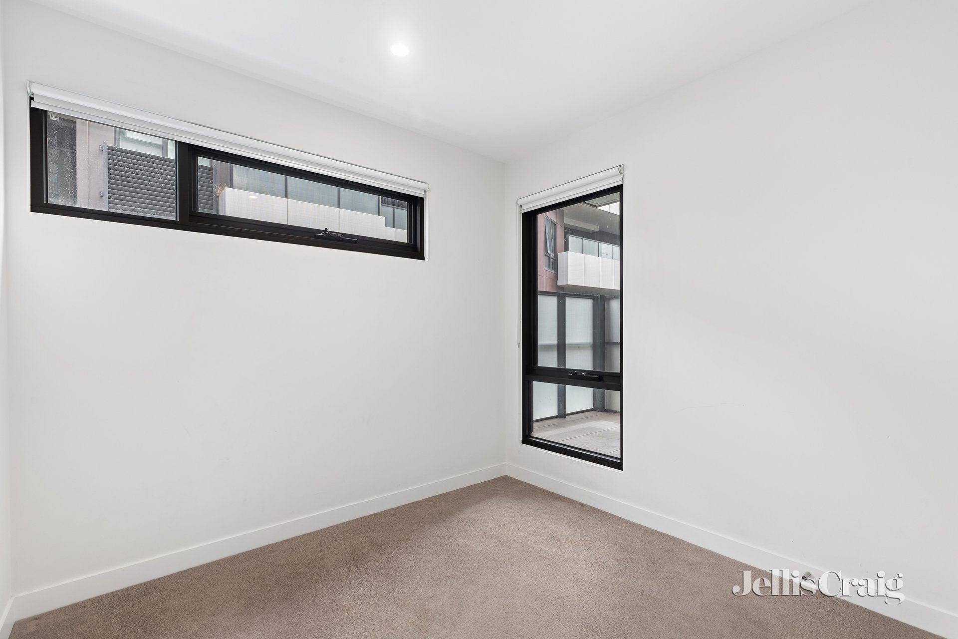 4/200 Reynolds Road, Doncaster East image 7