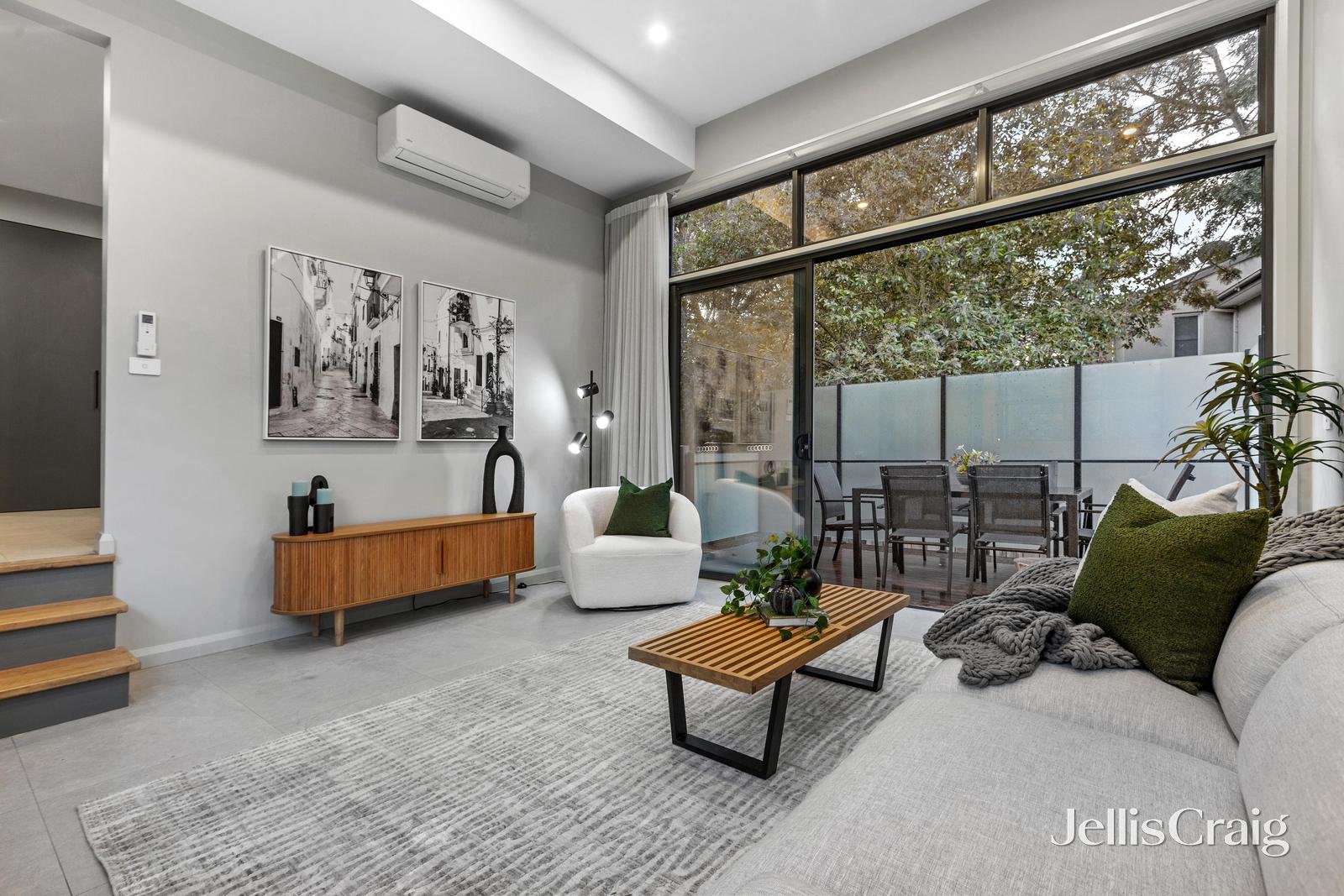 4/203 Nepean Street, Greensborough image 2