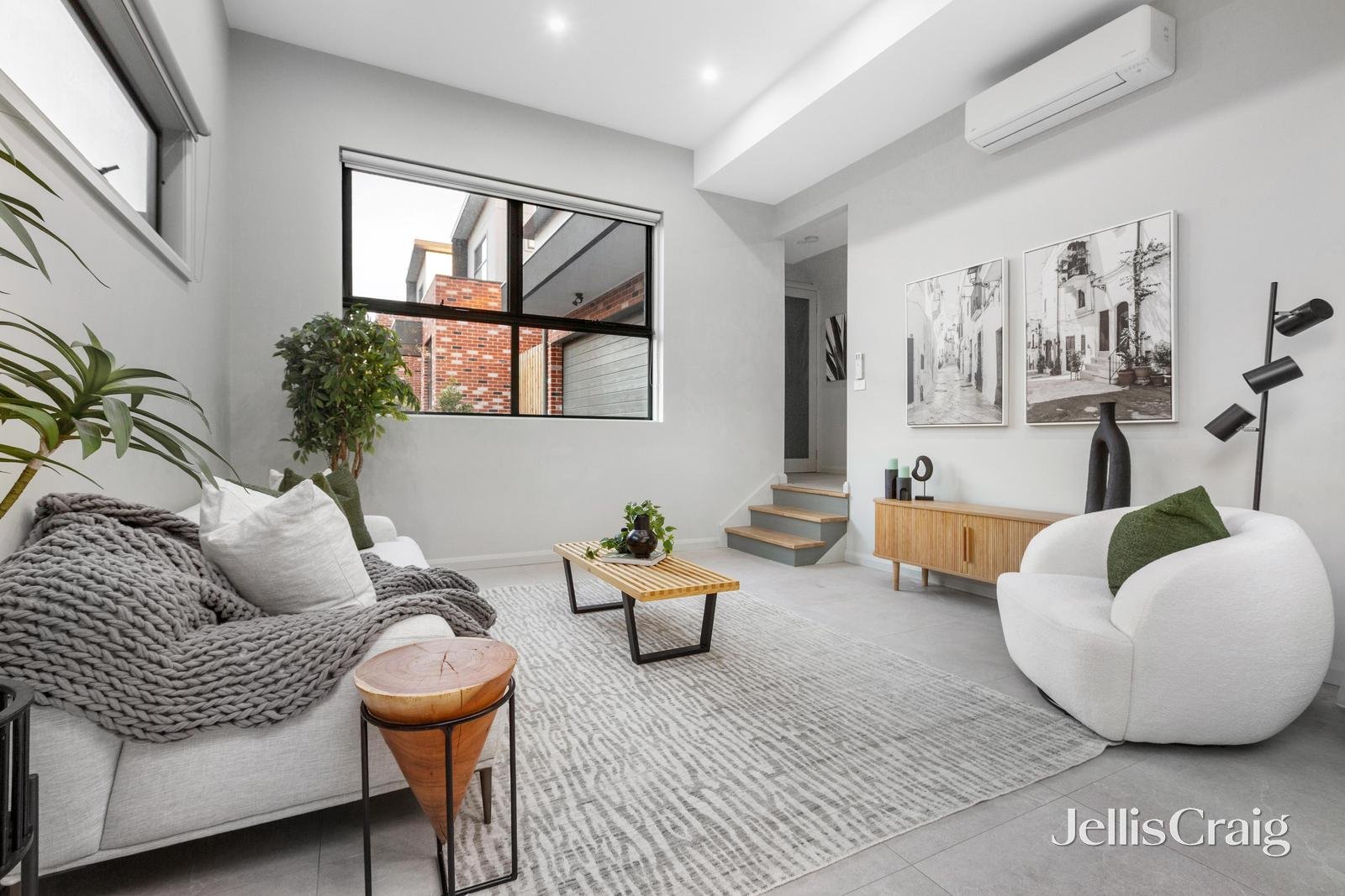 4/203 Nepean Street, Greensborough image 3