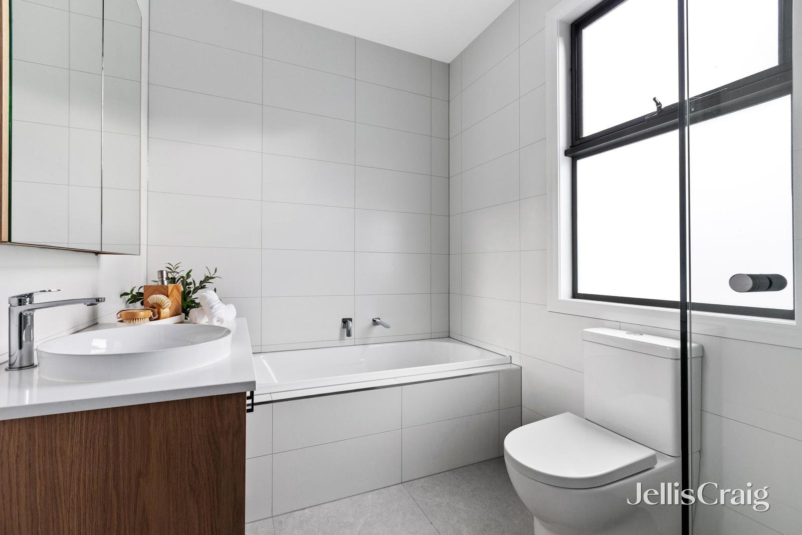 4/203 Nepean Street, Greensborough image 9