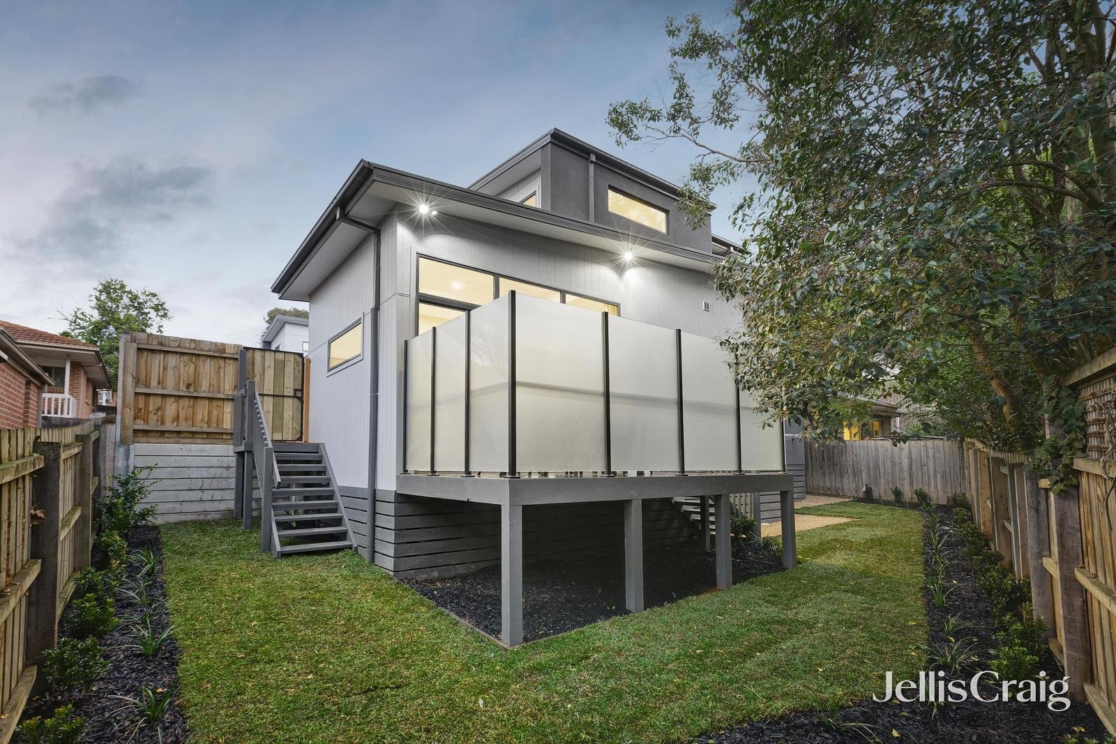 4/203 Nepean Street, Greensborough image 13
