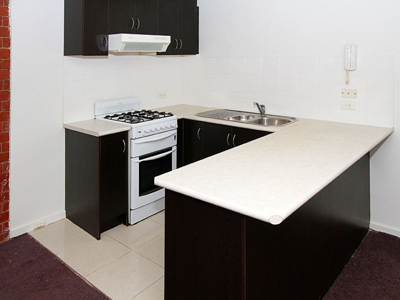4/205 Maribyrnong Road, Ascot Vale image 3