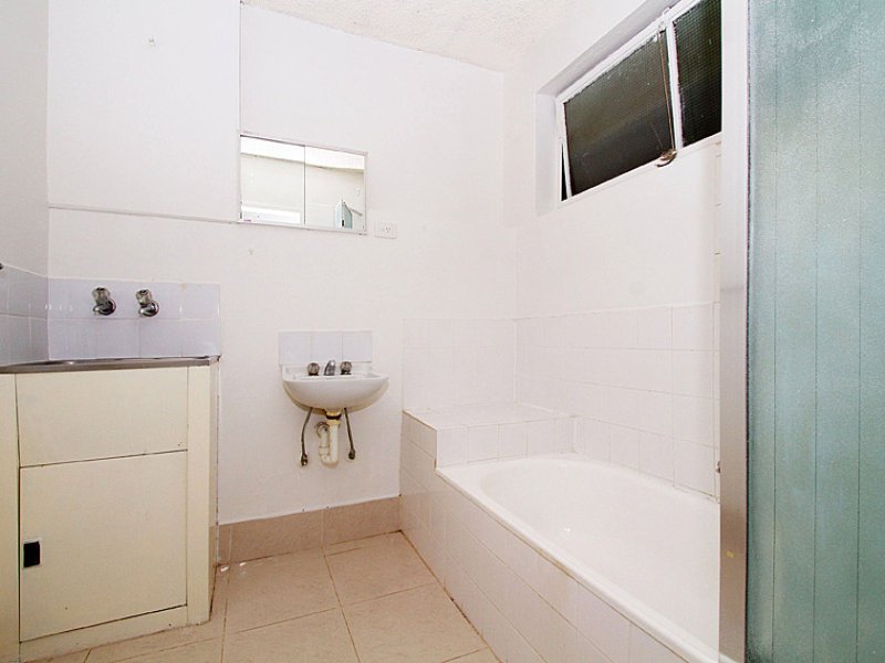 4/205 Maribyrnong Road, Ascot Vale image 5