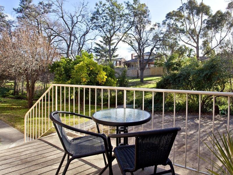 4/209 Napier Street, Essendon image 7