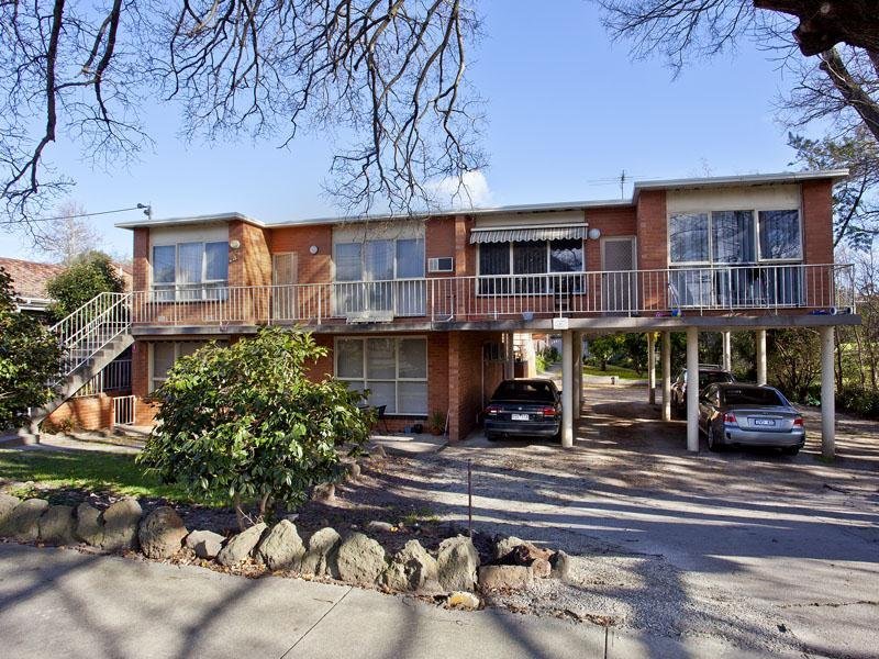 4/209 Napier Street, Essendon image 8