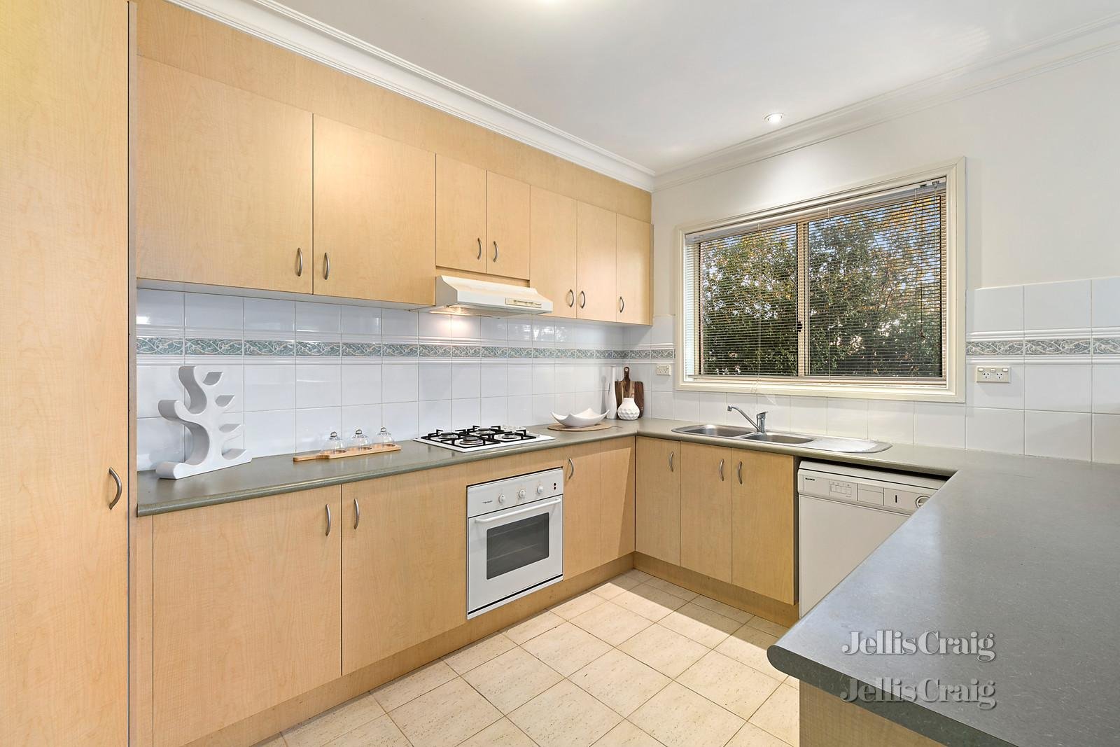 4/21 Beaconsfield Road, Briar Hill image 3
